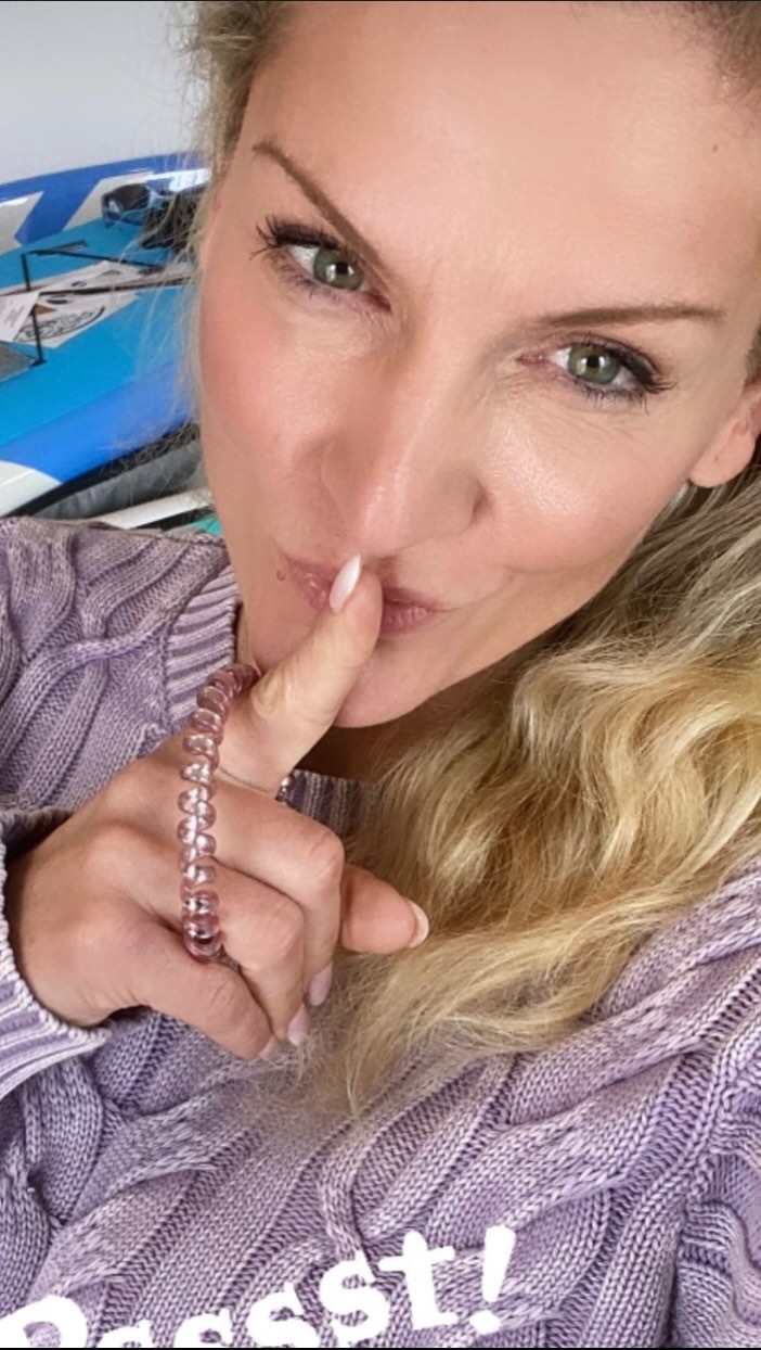 Psss…t!
I have one more for you 😎
This is our modified R-Type in new colors, additional attachment opportunities along the side and a sturdy handle in the back for #easier handling of the board. Gotta love that!!!!
#yogapaddleboard #yogapaddle
#sup #supyoga #paddleboarding #yogaonthewater #paddleboards #newrelease #visitventuracounty #venturaharborvillage #psupa
#NEW.
#supyogateacher #yogaonthewater #paddleboards #newrelease #visitventuracounty #venturaharborvillage #yogabaddleboard
#focussup #focussuphawaii #focussupboards
#focusyogasup
#focussup
#focusoutdoorbrands #namastesup