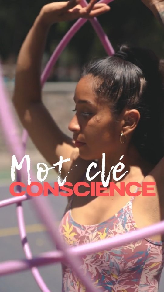 🧘♂️ La conscience de soi : la clé pour exceller dans le sport ! 🧘♀️
Dans le monde du sport, la conscience de soi est essentielle. Elle te permet de comprendre tes émotions, tes forces et tes faiblesses. Parfois on pense se connaître mais en prendre conscience c'est différent.
--> Amélioration en continue : En étant conscient de tes performances, tu peux identifier les domaines à améliorer.
--> Gestion du Stress : Reconnaître et prendre conscience de tes émotions aide à mieux gérer la pression lors des compétitions.
--> Renforcement de la Confiance : Comprendre qui tu es en tant qu’athlète renforce ta confiance et ta détermination.
💪 Prends le temps de te connaître, d'écouter ton corps et d'évaluer ton état d'esprit. La conscience de soi est un voyage qui mène à des performances optimales !
#ConscienceDeSoi #Sport #DéveloppementPersonnel #MentalStrength #Performance