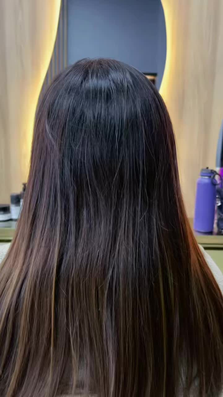 Highlights + L'Oréal Absolut Repair Molecular Treatment ❤️
Get this amazing hair color without damaging your hair by having our treatment!
Book your FREE consultation now 😉
⏰ Opening Hours:
🗓 Monday to Sunday
🕘 9:00 AM to 9:00 PM (Weekdays)
🕘 9:00 AM to 10:00 PM (Weekends)
📍 Location:
The Spin and Style Hub at The Pebble, Acqua Private Residences, Mandaluyong City
#TheSpinAndStyleHub #saloninmandaluyong #beautyandrelaxation #mandaluyong #hairsalon #highlights #lorealpro #haircolor #hairtreatment