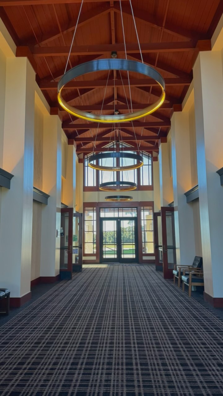Our hallway recently received a makeover and we think it’s stunning! The new ceiling lights, carpet, and mural are exquisite! What do you think of our recent upgrade?
#refresh #newlook #upgradedspace #mural #presidiosf #presidiogc #presidiogolfcoursewedding #presidiogolfcourse #presidioevents #presidio #sanfranciscoevents