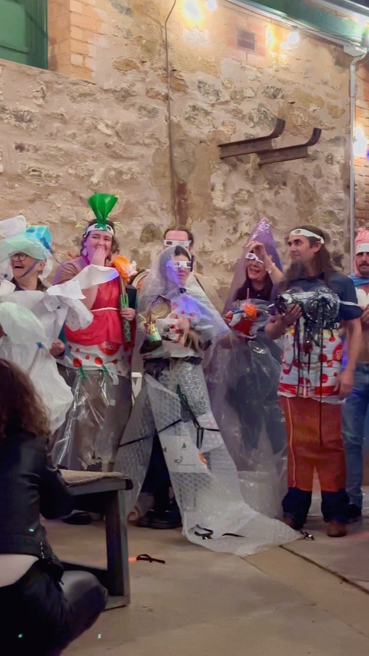 @brokenhillartexchange ‘s annual Trashy Fashion Show for the waste to art competition is turning into a thing!
Raising awareness about the waste choking our planet, at the same time as celebrating the regenerative and creative innovations fashion can offer. And it’s heaps of fun making outfits out of packaging! 📦 🛍️
Thanks to all the volunteers making this kinda fun happen in our town!
#wastetoart #fashionwaste #landfill #pacakging