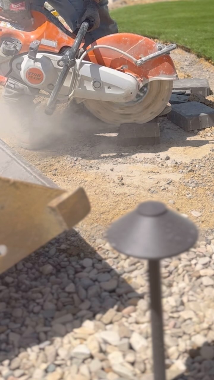 Focusing on craftsmanship✅
.
.
.
#landscaping #landscape #landscapeconstruction #slo #hustle #motivation #entrepreneur #reels #viralreels #explore #explorepage #fyp #foryou #foryoupage