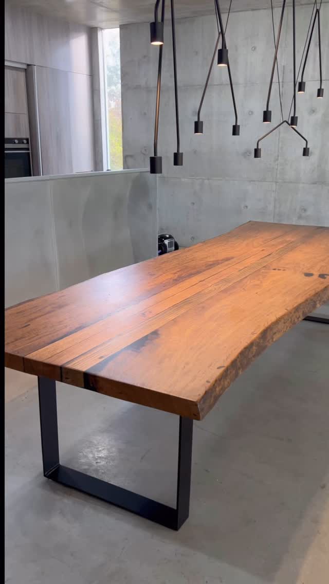 #melbourne #table #campbellfield #timberfeelingfurniture #madetoorder #handmadefurniture #dinningtable #bespoke #vic #localbusiness