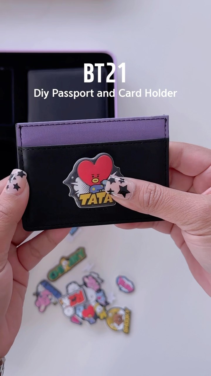 Unboxing BT21 DIY Passport Holder + Card Holder + Premium Sticker Sets + Tin Case
Add @kmall_b2b to see wholesale and retail price or you may DM us for more info 😊😊
#bt21merchandise #bt21merch #bt21collection #btswts #btswtt #btstrade #bt21_universe