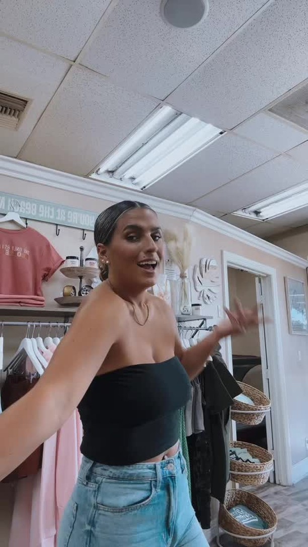 Hey there, Bronze Squad! 🌟 If you’re new around here, let us introduce ourselves…
We’re a female-owned tanning salon dedicated to making every client feel welcomed, beautiful, and glowing with confidence. Our mission is to help you achieve all your tanning dreams with our expert services. 🌞
Choose from four levels of tanning beds, customized airbrush tans, or our convenient spray tan booth for those last-minute glow-ups! 🌴✨ We also carry a fabulous line of natural tanning products and aftercare essentials to keep your tan looking flawless. 🌺🧴
Located in sunny Upland, California, our amazing team is here to turn you into a bronzed babe, ensuring you leave feeling radiant and happy! 😎🌸 Our friendly staff is always ready to help you find the perfect tan and answer any questions you might have.
We love creating a warm and positive atmosphere where everyone feels like part of our family. 🥰 So, whether you’re a tanning pro or a first-timer, we’re here to make your experience wonderful!
We can’t wait to welcome you to our tanning tribe. Come visit us soon and let’s get glowing together! ✨💛