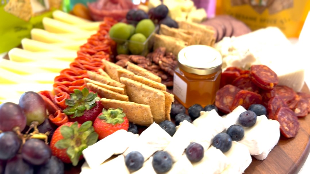 ✨ Elevate your holiday charcuterie with North Hill crackers! 🧀🍇 These crispy, flavorful bites are the perfect complement to your favorite cheeses, meats, and spreads. Make every gathering extra delicious this season! #HolidayEntertaining #CharcuteriePerfection #NorthHillCrackers #crackers #sourdough #cheese #heinens #Ohio #clefood #supportlocal #rosemary #charcuterie #Cleveland #farmersmarket #localfood #shopsmall #chagrinfalls #foodandwine