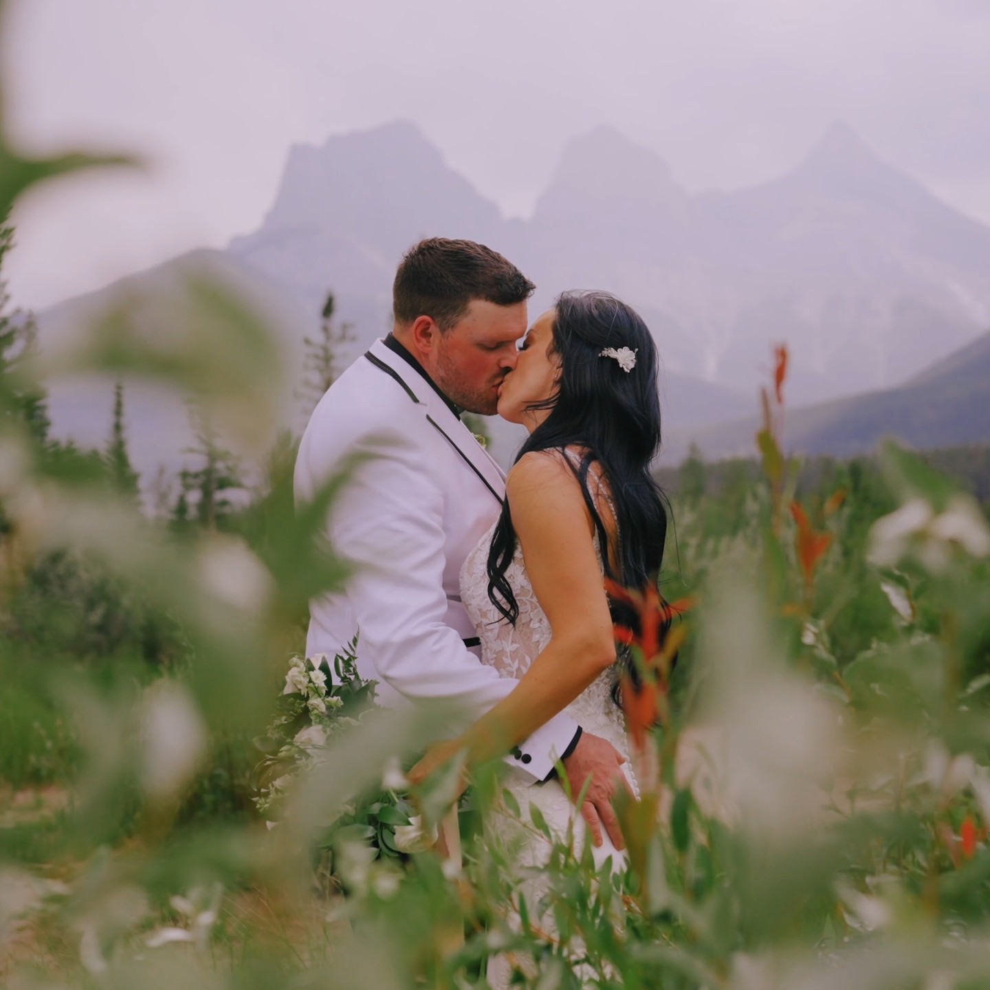 ✨ Caley & Karl ✨
Another gorgeous day in Canmore with a fantastic couple!
Again, I can't help myself and have to share a few clips from today before bed.