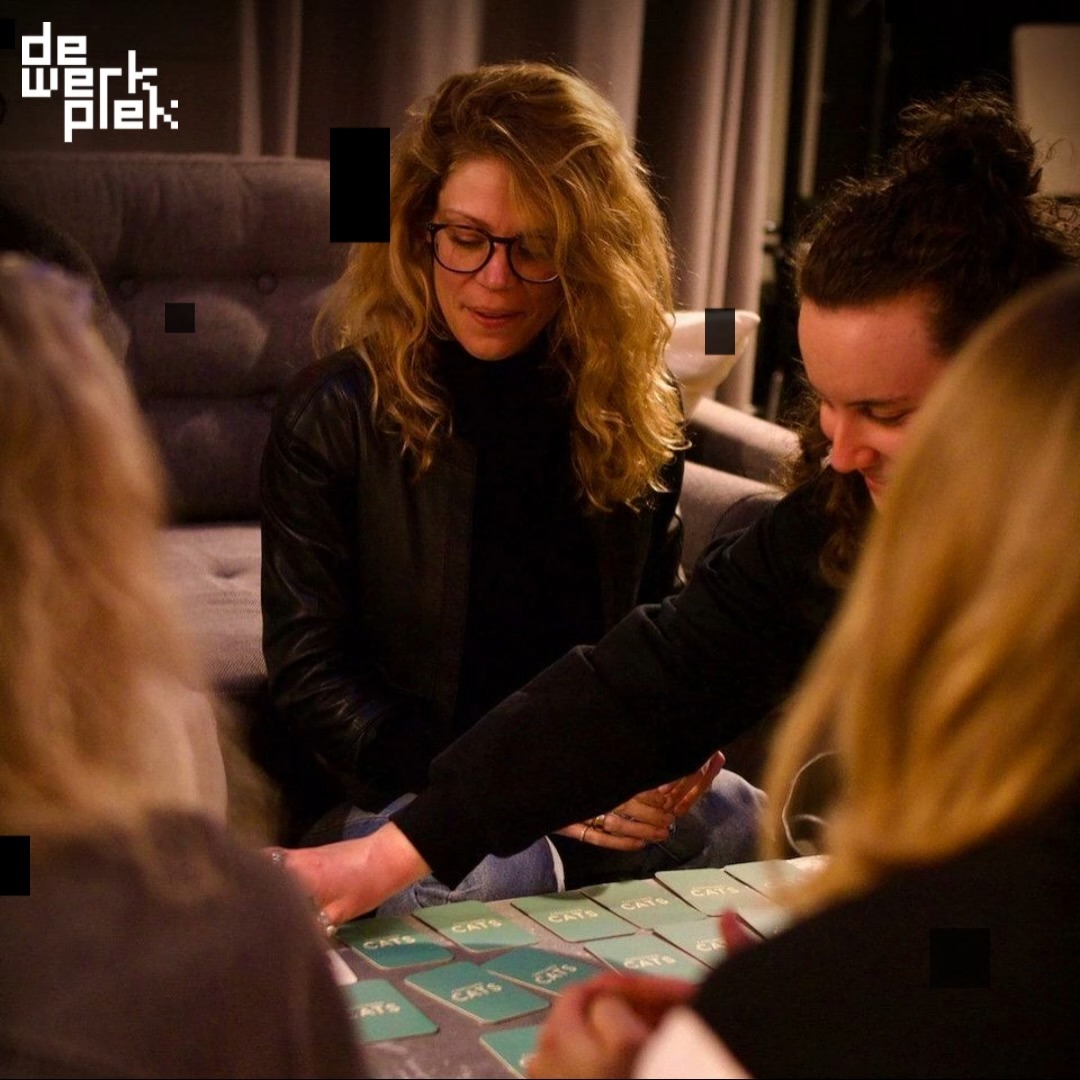 Spelletjes en boeken paraat, telefoon in de kluis: de eerste editie van Digital Detox Hangout van The Offline Club was te gek! Nieuwe connecties, hilarische momenten en een relaxte sfeer. We kijken nu al uit naar de volgende.
#digitaldetox #theofflineclub #community #coworking #connect #nieuweconnecties #amsterdamnoord #dewerkplek