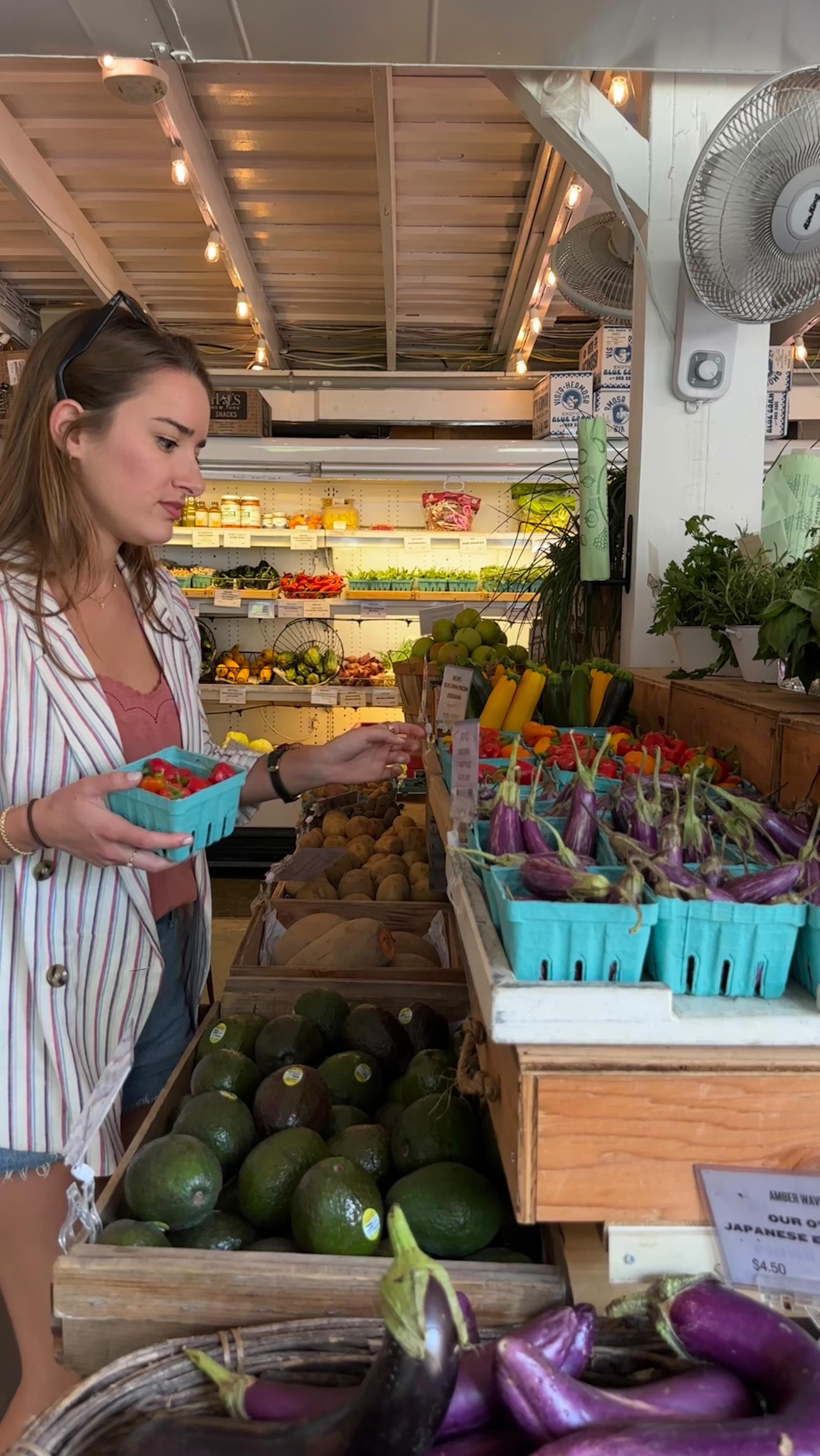 Exploring The Hamptons and Long Island, and you can’t miss the abundance of charming farm stands along the way! 🌾🌻 From freshly picked berries and greens to homemade jams, flowers, and artisan treats—these local gems are the heart of the community. There’s something special about knowing where your food comes from and supporting the farmers who make it all happen. 🍓🥕 Whether you’re stocking up for a beach picnic or just soaking in the countryside vibes, farm stands are the perfect stop for a taste of local goodness. 🌿✨
Click the link in my bio for my complete guide to Long Island and The Hamptons which includes my favorite farm stands, amazing restaurants, and fun activities ☀️
#FarmFresh #HamptonsHarvest #LongIslandLiving #SupportLocal #FarmStandFinds #FreshFromTheField #myhealthfullife #RD #RDN #RegisteredDietitian #health #healthy #healthyfood #healthylifestyle #food #foodie #nutrition #eatclean #foodblogger #lifestyleblogger #blogger #blog #foodinspiration #healthinspiration #healthytraveltips #travelguide#thehamptons #longisland