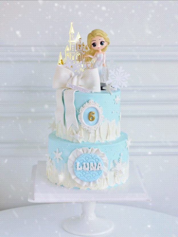 โ๏ธ "Let it go, lnto the Unknown!" โ๏ธ๐
The Frozen-themed cake that's perfect for your next celebration! Watch as Elsa's ice magic comes to life on this delicious masterpiece. From the intricate snowflake to the sparkling edible bow, this cake is a winter wonderland dream come true. Share the magic and indulge in the sweetness! โ๏ธโจ
www.aprilsweets.com
9471 Yonge St, Richmond Hill ON
900 Dufferin St Toronto ON @dufferin_mall
#FrozenCakeMagic #LetItGo #CakeArtistry #ElsaCake #frozen2cake #frozenbirthdayparty
#toronto #RichmondHill #Markham #vaughan #cakeshop #aprilsweets #bdgirl #birthdaygirl