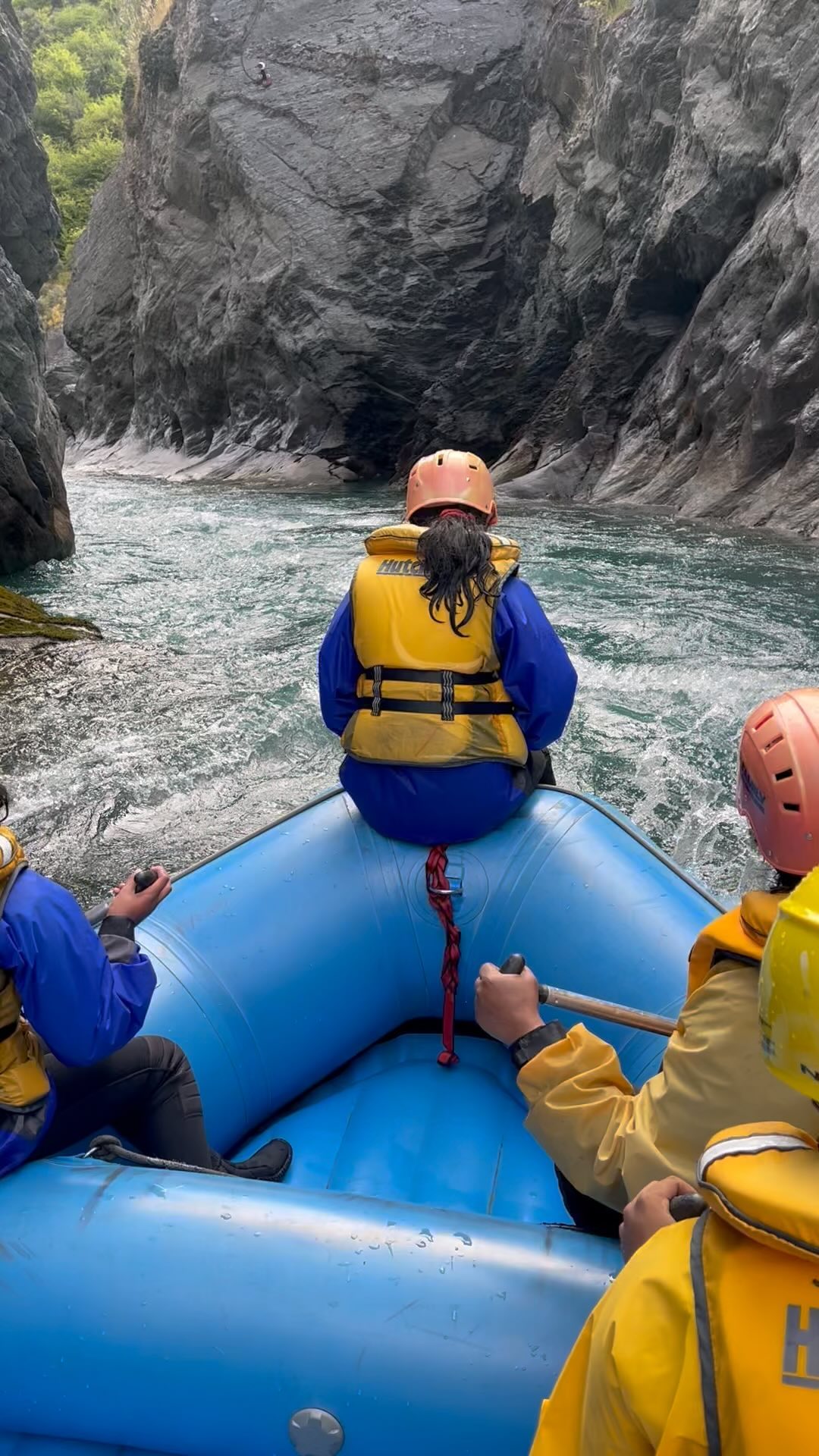 This weeks weather is heating up! Come and join us on the river for some good old fashioned family FUN! 🤩
.
.
.
.
.
.
#otagosummer #dontmissout #familyadventures #queenstown #rafting #skipperscanyon #shotoverriver #whitewater #familyrafting #familyfun #dayout #activities #summer #fun #qt #nz #southisland #aotearoa #explorenz #discoverqueenstown #thingstodo #booknow #goexperiencetravel #otago #waves #goodfun