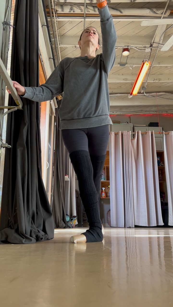 Today is the 200th anniversary of the premiere performance of Beethoven’s Ninth Symphony. Happy #tututuesday!
#odetojoy #findyourjoy #balletjoy #attthebarre #beethoven9