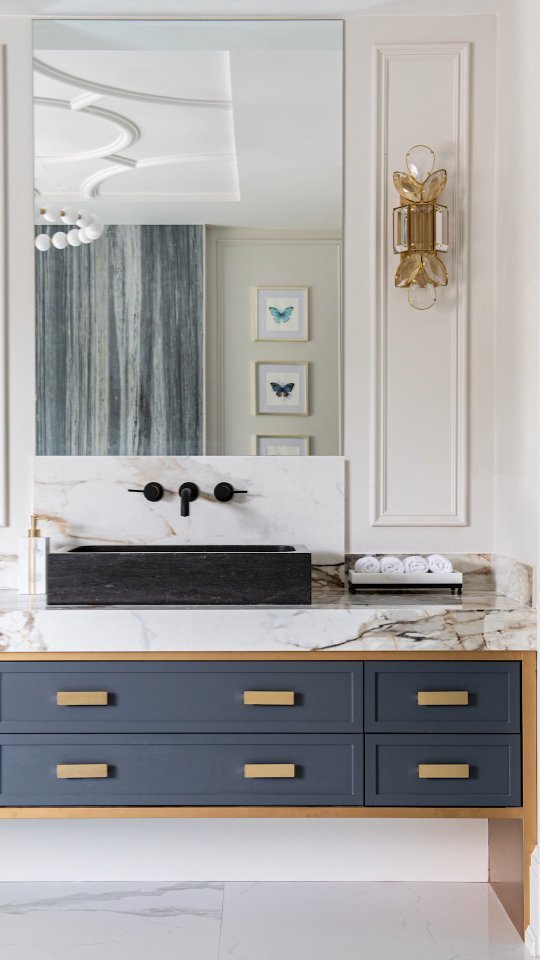 Beautiful Bathroom Transformation! We started with an all-white ensuite for this project and has since transformed it with a stunning vanity, a new tub, and my personal favorite - the butterfly wall. Would you like to have this bathroom in your home? 😉
#ensuite #bathroomdecor #vanity #bathroominspiration #bathroomstyle #interiordesign #interiordesignideas #interiordesigntrends #designinspiration #worldofinterior #luxeinteriors #mayfair #contemporarydesign #quietluxury #luxuryhomes #elledeco #elledecor #luxuryaesthetic #torontohomes #housebeautiful #finditstyleit #mydecorvibe #prettylittleinteriors #aesthetic #homeinspo #homeinspiration #homedesign #realhomesofinstagram #makehomeyours #designbuild