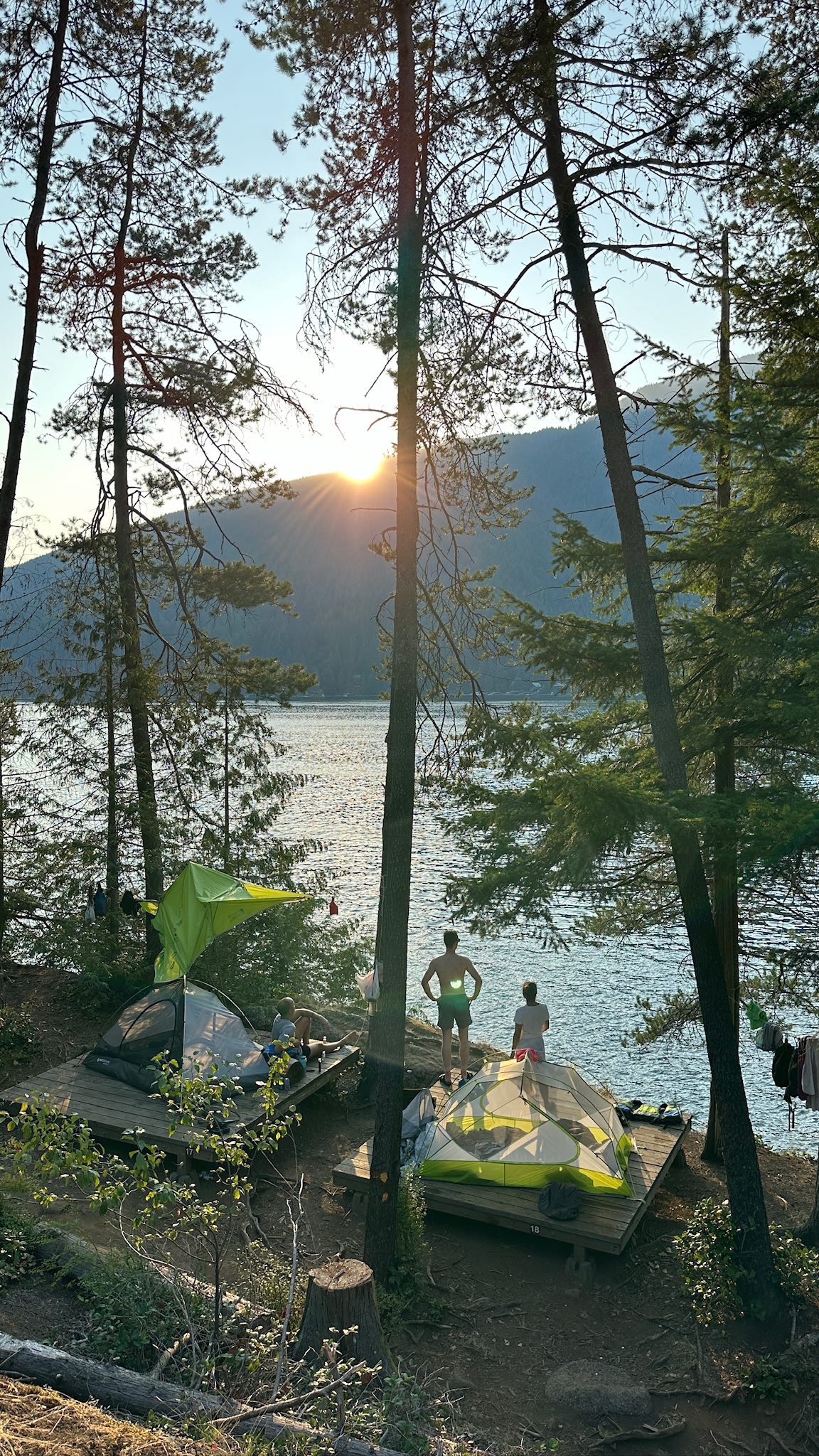 My shoulders and back took a beating, but this was our first (and definitely not last) paddle camp ๐ฃ๐ป๐๏ธ๐ A 5.5km paddle/kayak to get to our campsite at ๐Twin Islands. This camp spot takes the #1 spot of all the beautiful campsites weโve been to โจ