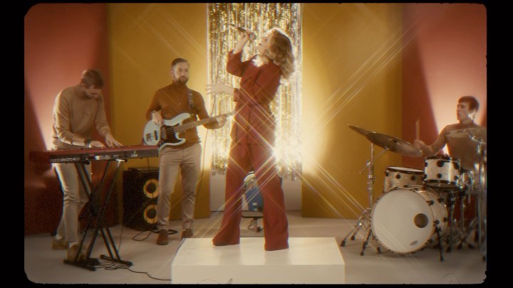 XVII
Blue @hangracemusic
Movement director @kimberley13collins
Director @bjornfranklin @jmarchettafilm
Producer @ginawiththedreads
Label @neverfaderecs
Production comp @beehappymedia
First AC @mac_praed
Gaffer @joelfilmlighting
Runner @jacobhasacamera
Set build @ark_creatingspaces
Mua @lydiawarhurstmakeup
Hair @naradkutowaroo
BTS @adepalma
#magpiecre8 #musicvideo