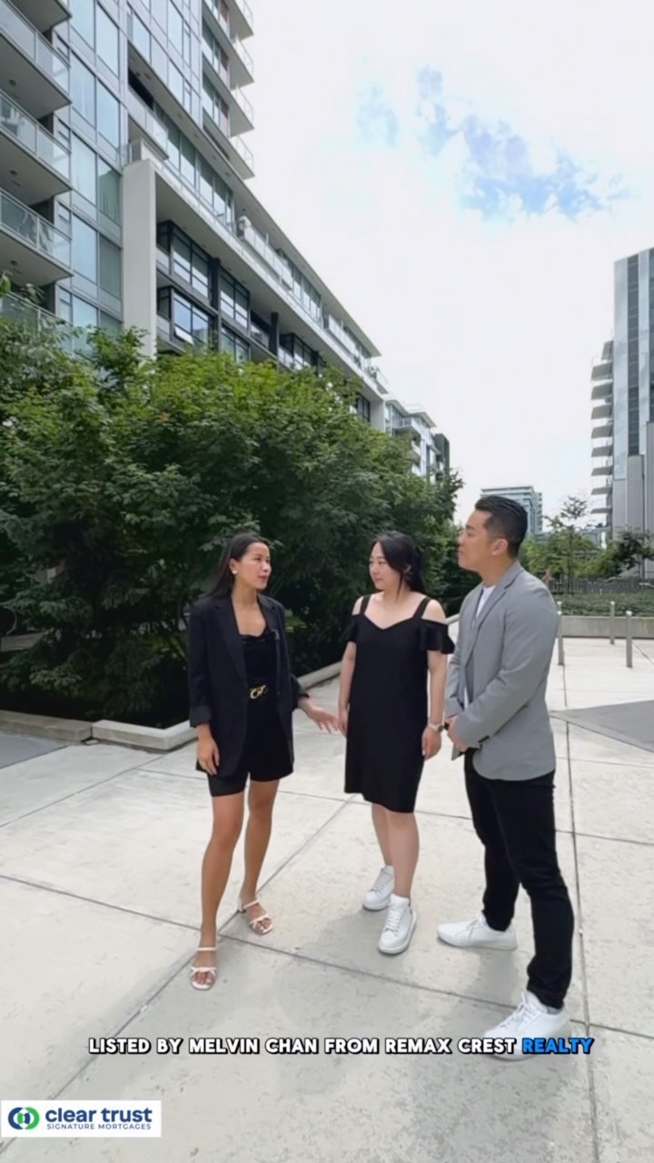 Corner penthouse unit for just over $1M! This home at ๐1602-8628 Hazelbridge Way, Richmond BC includes your own private rooftop patio (over 400sqft) ๐คฉ - perfect for those summer BBQs! ๐ This home is listed by @melvinslchan
Watch to find out what you need to afford this unit! ๐ก๐ธ Chat with our team @signaturemortgages to get yourself pre-approved! โ๏ธ
