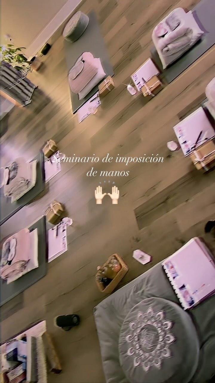Mañana comenzamos otro semanario de imposición de manos 🥰
La energía a través de las manos viene del amor más puro, a través de tu ser, a través de tu alma 🫶🏻