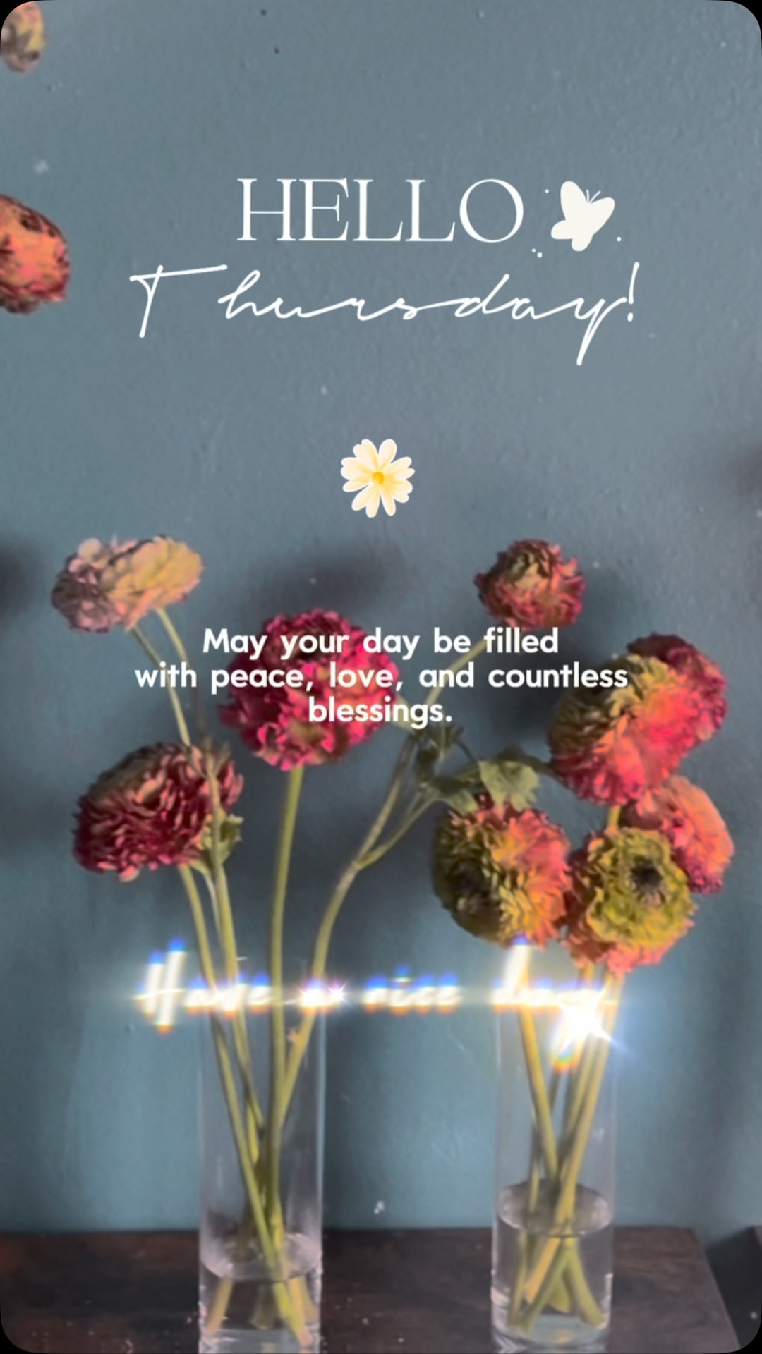 #sanfrancisco #ecoeventplanners #sf #sanfranciscofarmexchange #sanfranciscoworld #urbangarden #sanfranciscobay #farmerflorist #flowers #happythursday #ayearinflowers
