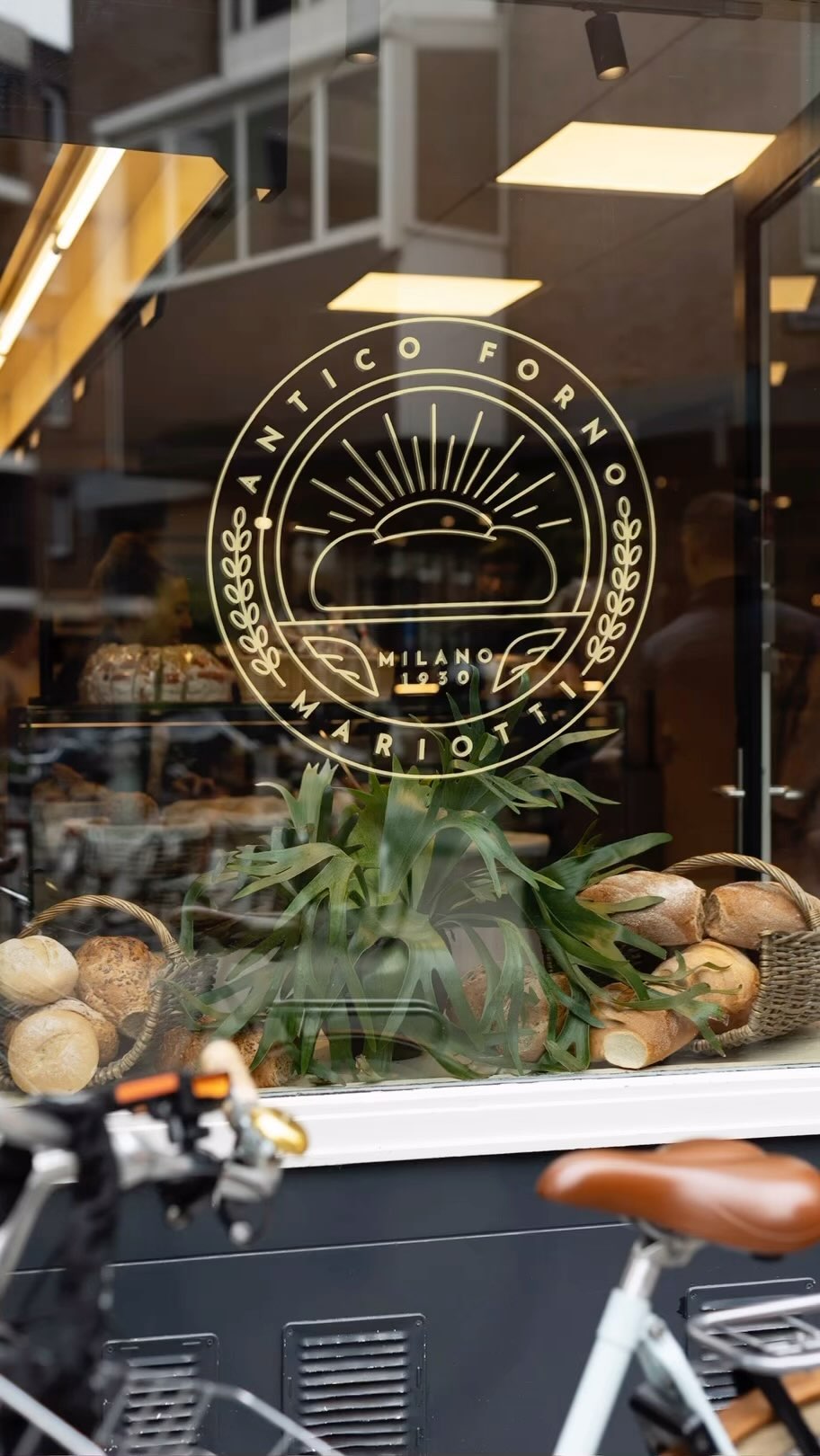 • Logo e immagine coordinata per Antico Forno Mariotti
#branddesign #logodesign #graphicdesign #visualidentity #designinspiration #branding #creativedesign #logoinspiration #designstudio #logomaker #brandidentity #graphicdesigner #designerlife #foodbranding #panefresco #bakerybranding #bakerydesign #bakerylogo #panificioartigianale #logobakery #bakery #panetteriaartigianale #panetteriamilano #milanofood #milanofoodlovers