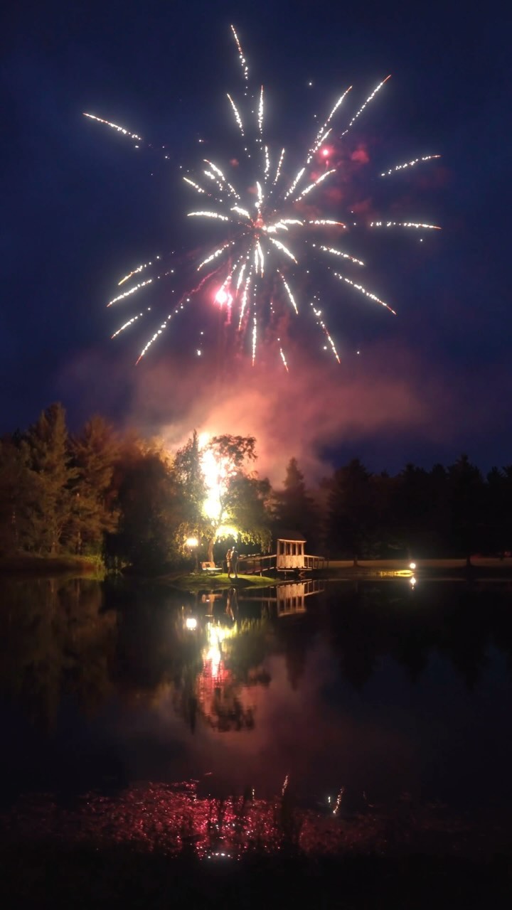 Congrats @jayrfresher and Emily 💍 #wedding #weddingdress #weddingday #weddingphotography #weddinginspiration #married #love #fireworks #ottawa #ottawawedding #weddingvideography #weddingvideo #weddingvideographer #videography