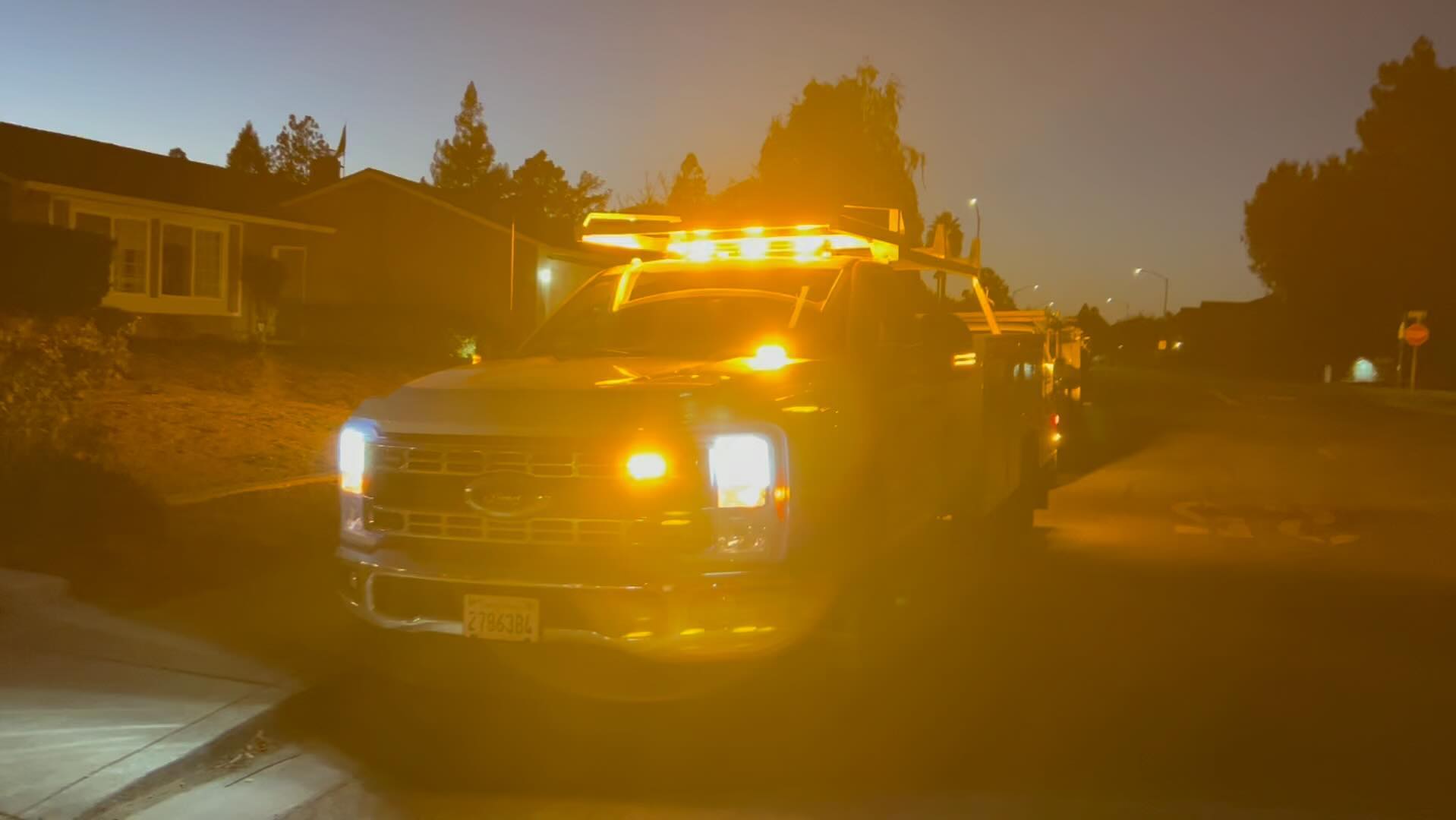 We couldn’t be happier with our @soundoffsignal lighting installed by my great friend Kyle over at @norcalevi ! Not only can we be visible in precarious situations, all of the lighting is dual purpose and we can flood white scene lights in any/all directions! This is why we don’t have our vehicles outfitted by anyone else! @irishexcavation #irishexcavation #norcalevi #safetyfirst #ford #superduty #f450 #soundoffsignal #canyoudigit #weliketodigitdigit