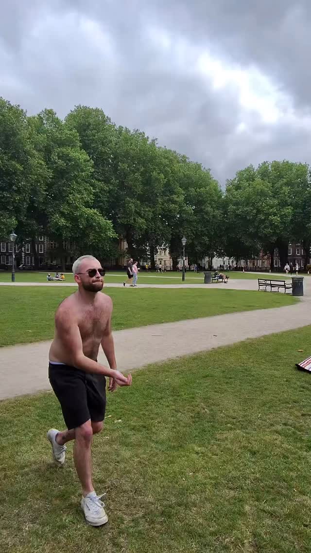 When you know the shot is on target so you call it midair ๐ฎโ๐จ
What an insane event down in Bristol over the weekend, shill recovering and going through all the footage! ๐ซจ๐ธ
Final event dates for summer coming out this week, stay tuned and save the dates!! ๐๐ผ
#dyeislife #beerdie #dye #sports #drinking #games #university #students #socials #unisocials #drinkinggames #freshers #beerpong #beer #events #stag-do #summer #outdoorgames