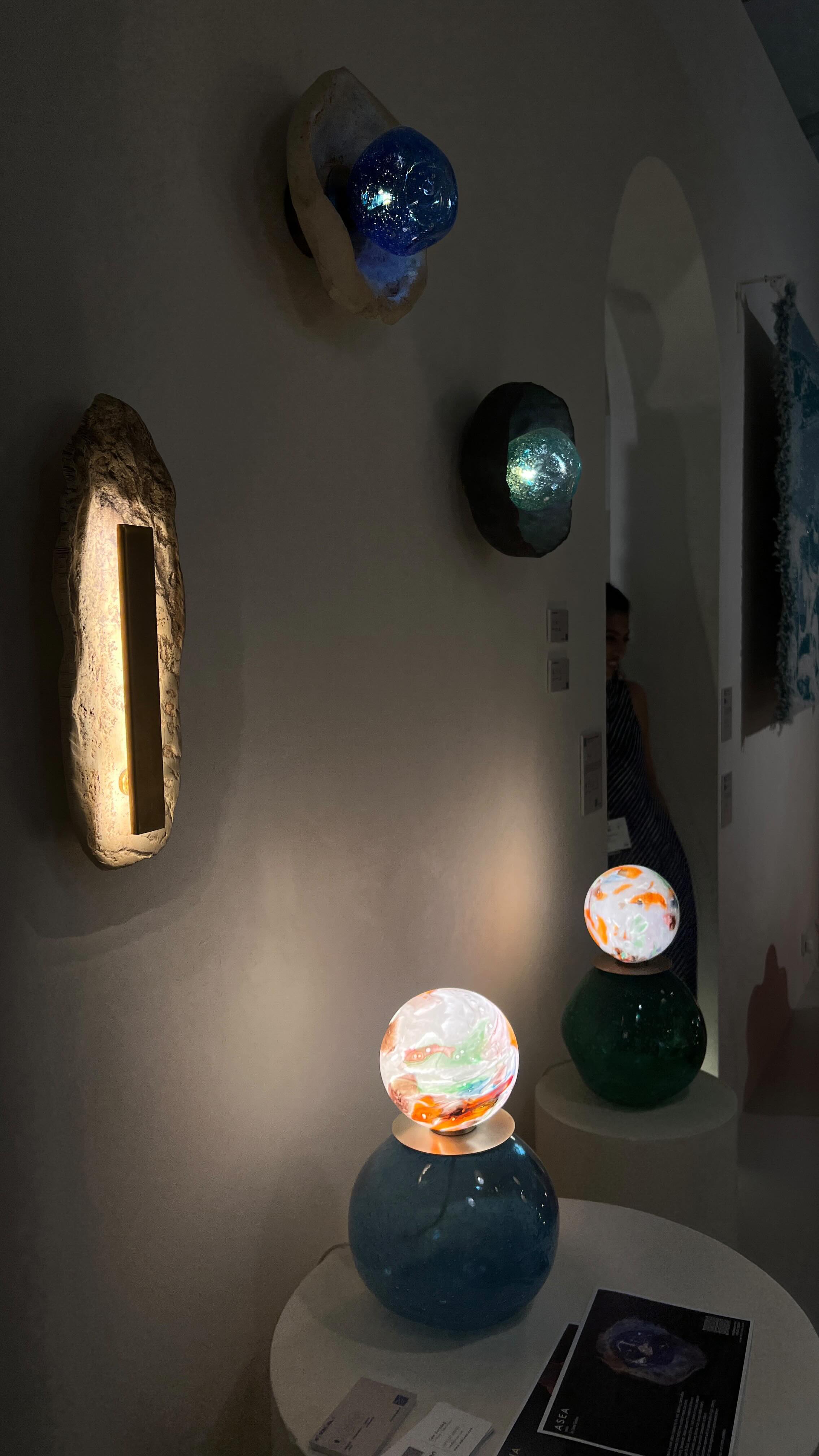 ☀️ We would like to start by thanking the Isola team for having us in the Isola Design exhibition area at Dubai Design Week last week. We’re sharing a short and sweet video filled with wonderful memories from Dubai. 🥂🌊
.
.
.
.
.
#isola
#isoladesigndistrict
#DubaiDesignWeek
#IsolaDesign
#LightingDesign
#InteriorDesign
#ContemporaryLighting
#DesignExhibition
#DubaiCreatives
#ArtOfLighting
#InteriorStyling
#ModernLighting
#DesignInspiration
#DubaiArt
#ArchitecturalLighting
#CreativeDesign
#DesignCommunity
#downtowndubai
#wallart
#glassartist
#collectibledesign