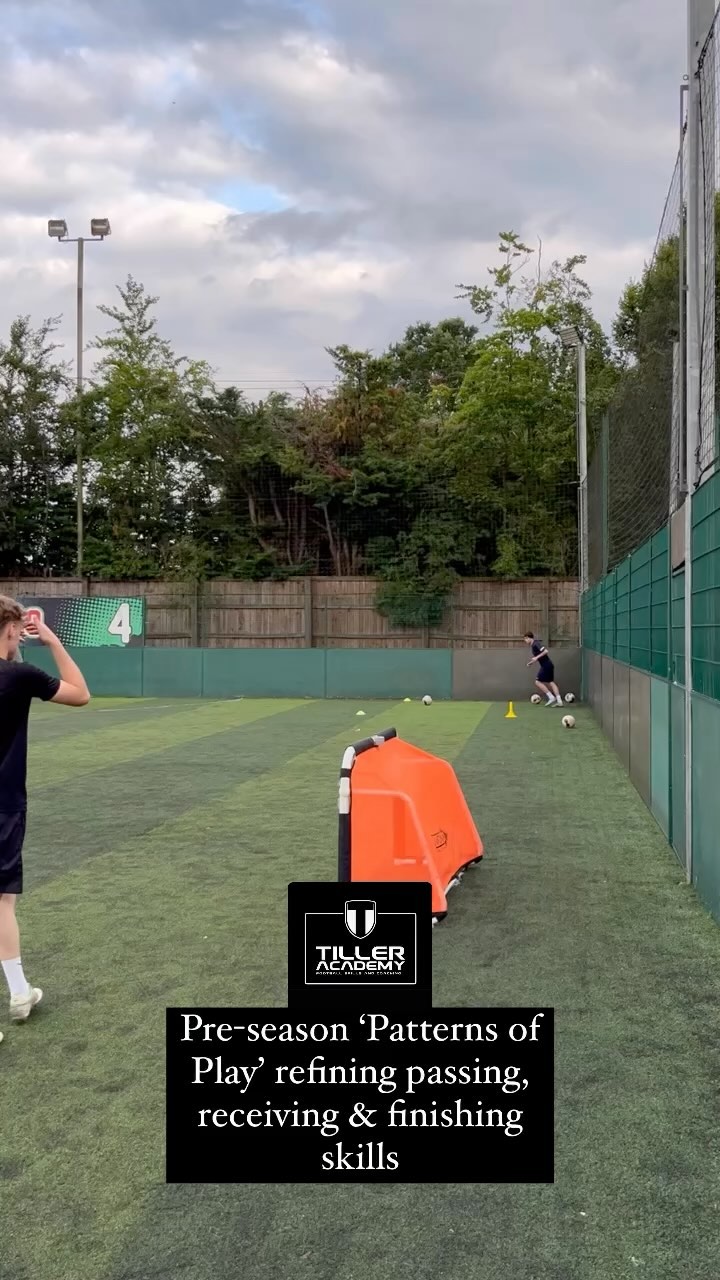 Great pre season session from the NPL players this week. Focused on technical details including varied ball striking, receiving body position & first touch into space. Top effort lads 👏🏻👏🏻👌🏻⚽️⚽️
#youthdevelopment
#footballcoaching
#preseasontraining
#121football
#smallgrouptraining
#footballshooting
#footballsessions
#surrey
#tolworth
#newmalden
#kingston
#epsom
#chessington