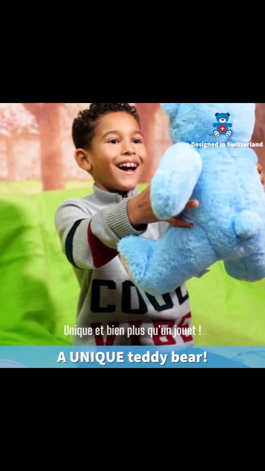 Dans l'univers extraordinaire de Cuddlings World, vit la merveilleuse famille Ours, composée de 12 membres, tous aussi uniques les uns que les autres. Tummy et Belly sont les parents bienveillants de cette joyeuse tribu, et les 10 frères et sœurs partagent une mission commune : répandre la joie, le bien-être et le bonheur dans le cœur de tous, des plus jeunes aux plus âgés. @cuddlings.unlimited ❤️