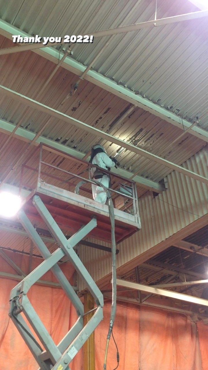 Goodbye 2022! We had a great year getting to work on many projects of all different scopes. You could say 2022 was a blast 😂. Can’t wait to see what’s in store for 2023!
#HappyNewYear #CO2Sweep #2022 #2023 #YearInReview #DryIceBlasting #DryIce #MediaBlasting #VapourBlasting #CO2 #Cleaning #CleaningCompany