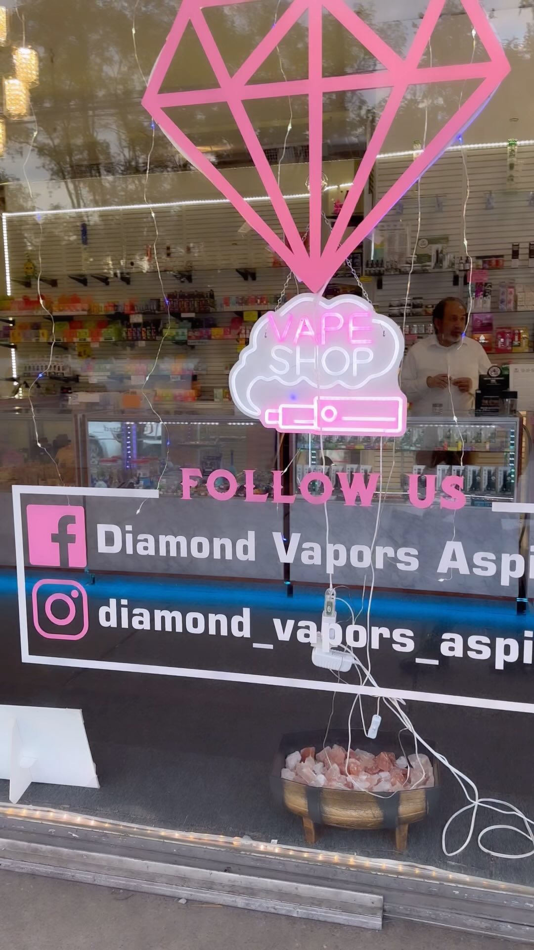 Super cute store in #aspinwall ! @diamond_vapors_aspinwall