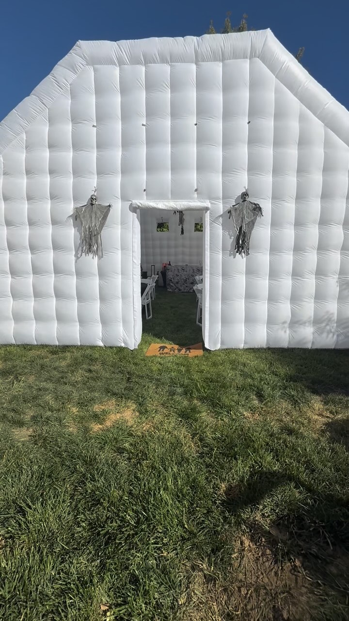 From chill to thrill in a heartbeat. 👻🎶 Ready to turn up the night? #LookAtMeNow #HalloweenVibes #NightclubMagic #PartyOn