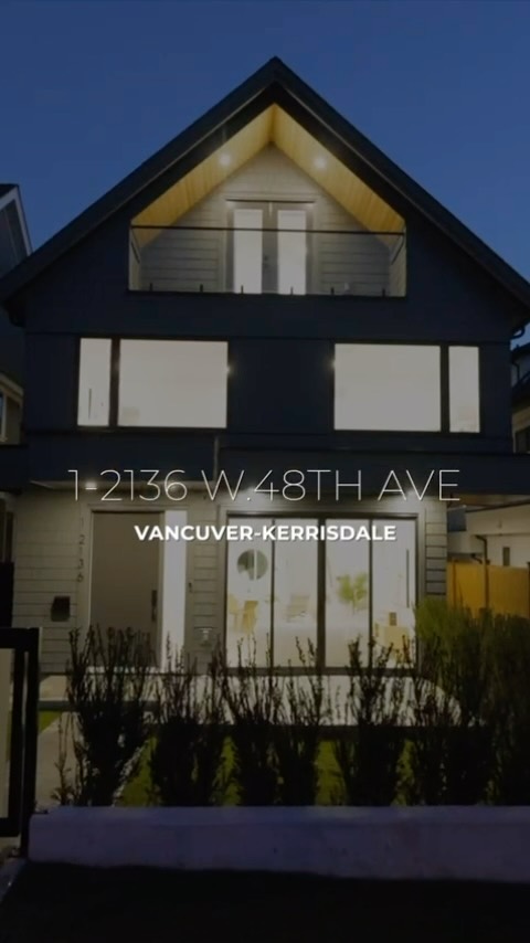 Another happy home owner!! We’re please to showcase this stunning front and back duplex unit.
.
.
.
Builder: @karagonproperties
#duplex #development #construction #realestate #bcliving #interiordesign #moderndesign