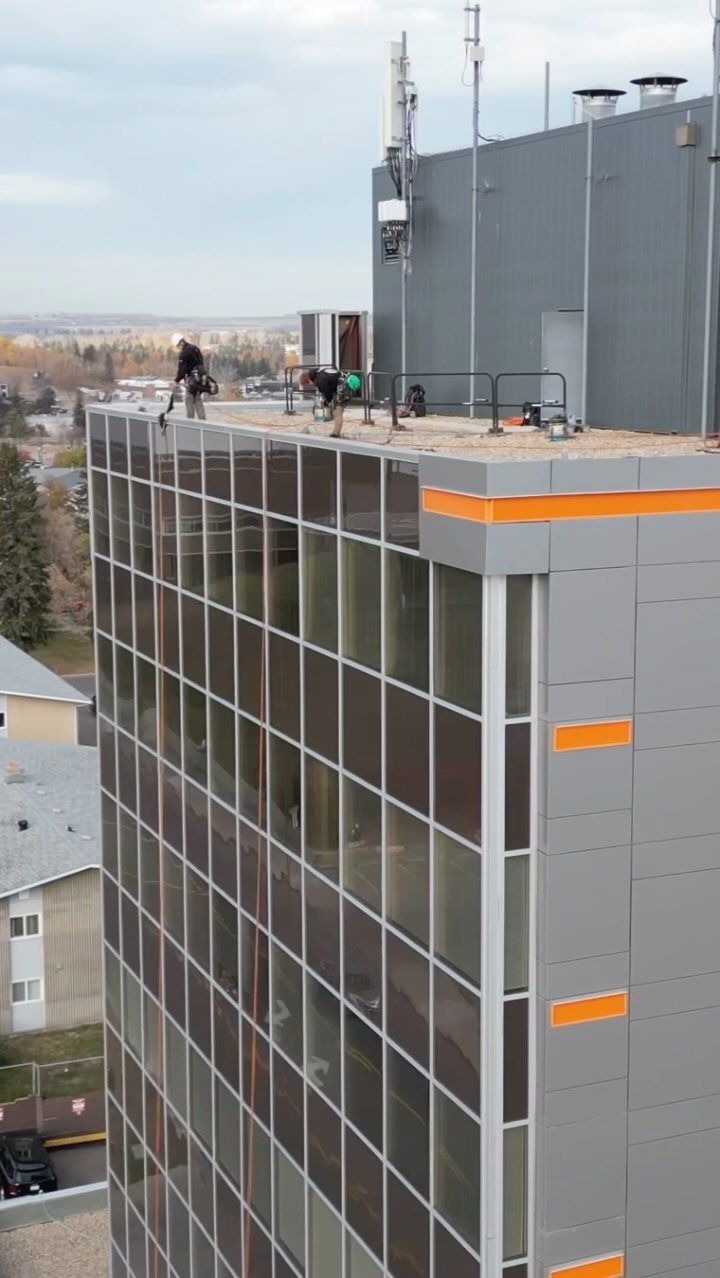 A quick trip to Red Deer with only 1 day to get this building cleaned. We move fast, but never compromise on quality ⭐️
📞:1-888-ROPE-101
🕸️ :www.ropeadope.ca
#ropeadopewindows #ropeaccess #ropeaccesstechnician #ropeaccessprofessional #windowcleaning #bucketharness #workatheight #buildingmaintenance #safetyfirst #propertymanagement