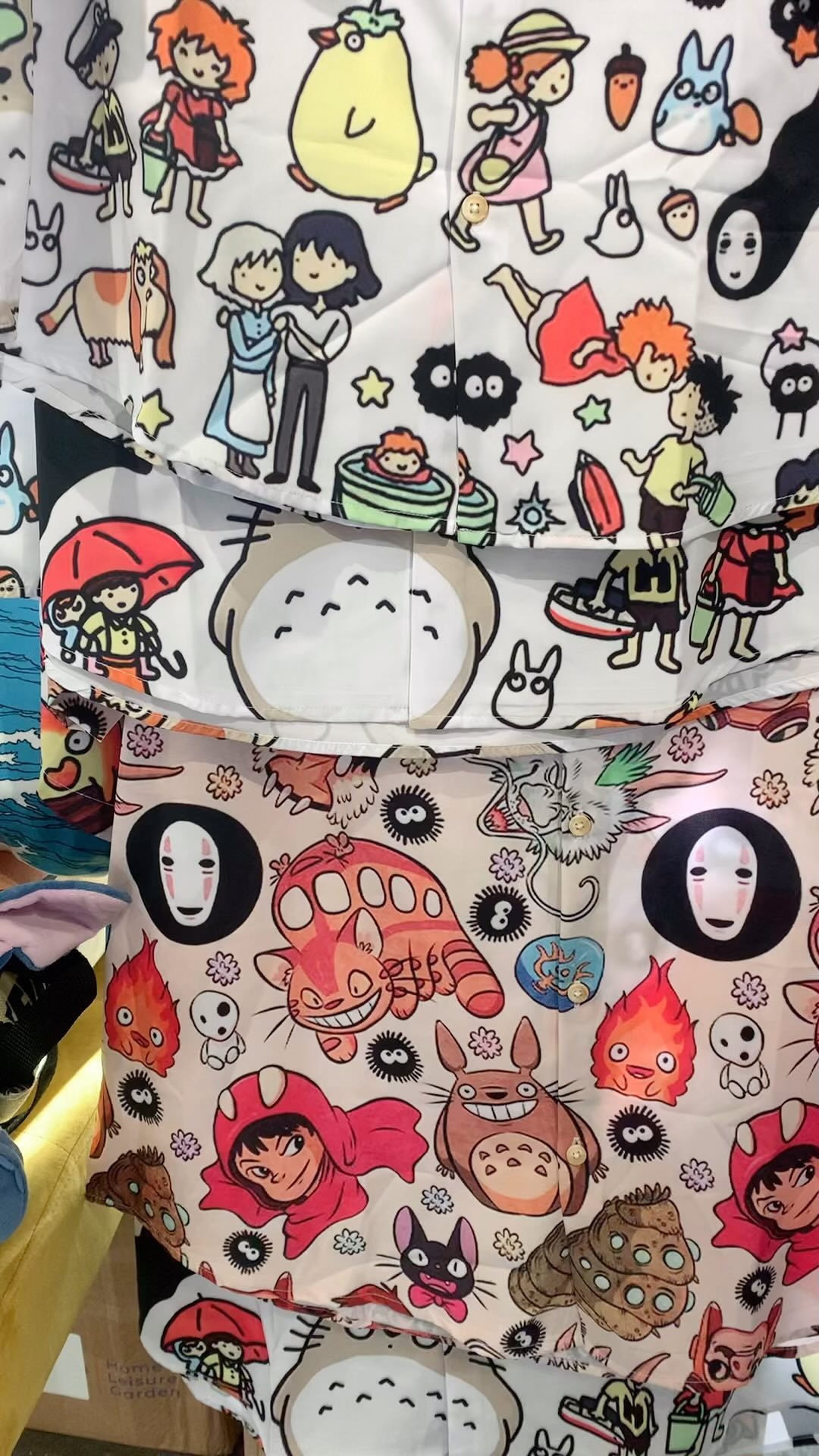 It’s sunny and everything’s looking so good!☀️😎#studioghibliart #spiritedaway #tintinart #honiton #devongalleries #futuramaart