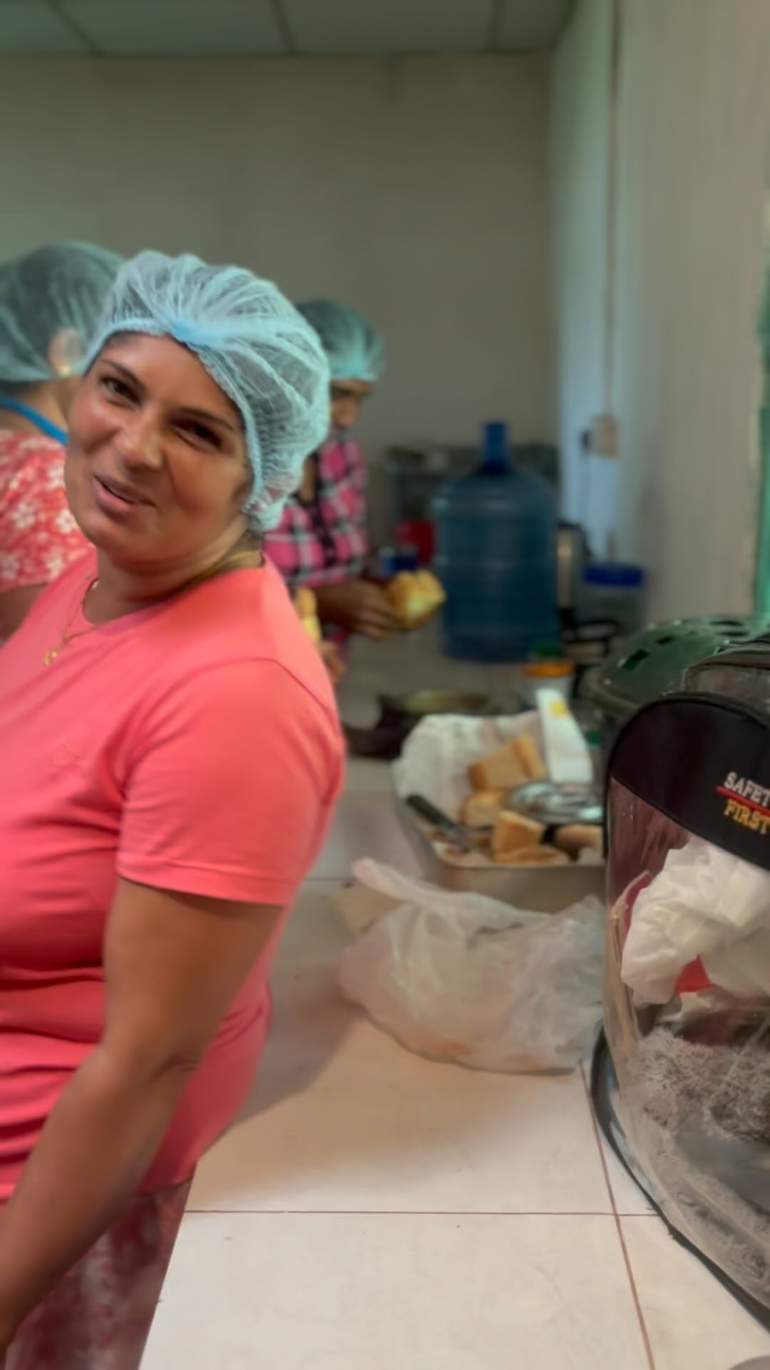 We’ve been lucky to gain some new followers lately! Welcome to our page! 🌱
Eko Land Produce is a community initiative passionate about organic spices! We source all of our produce from farmers close by to our base in Digana, Sri Lanka. They are then processed by our team of amazing local women and exported directly to you! The shorter supply chain ensures financial support to our farmers and protection of our incredibly biodiverse forests 🌳 We focus on supporting and empowering local smallholder farmers and women with every part of our work!
#nature #spices #export #community #food #tasty