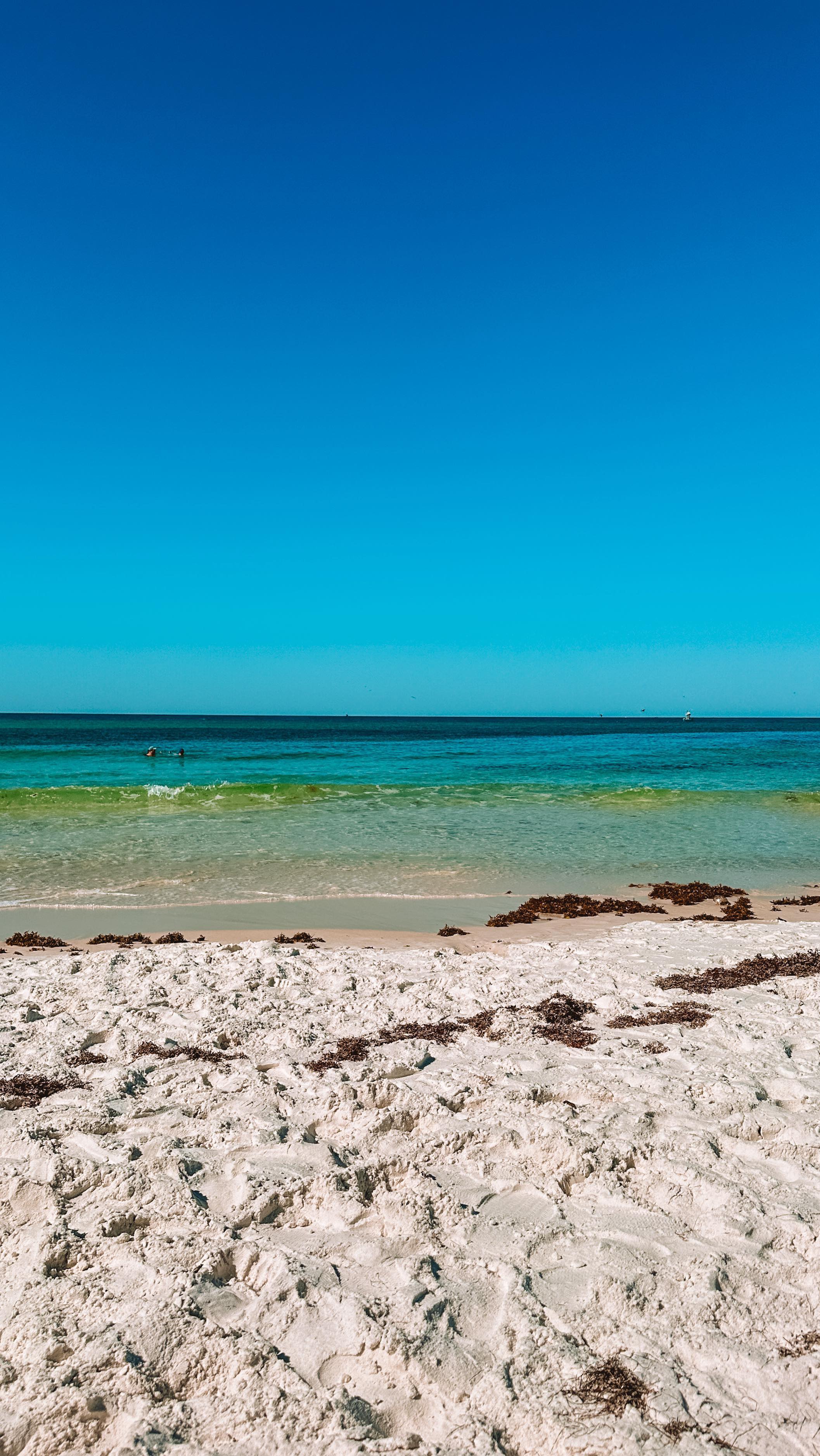 Summer in full swing at the beach, although it has kind of been in full swing since the beginning of May. Thatâs rather normal in Florida as least.
#beachvibe #floridasummers #beautyintheeveryday #destinflorida