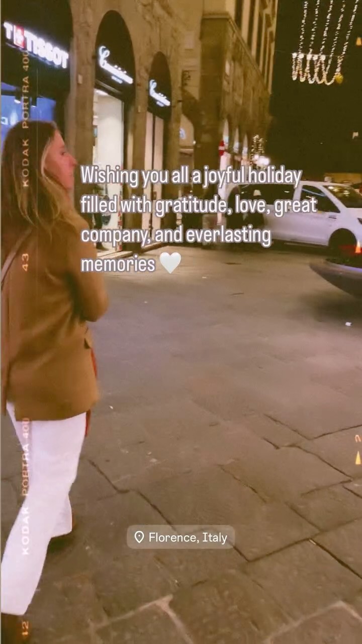 Happy Holidays from Wildridge Moon to you and your loved ones 🤍.