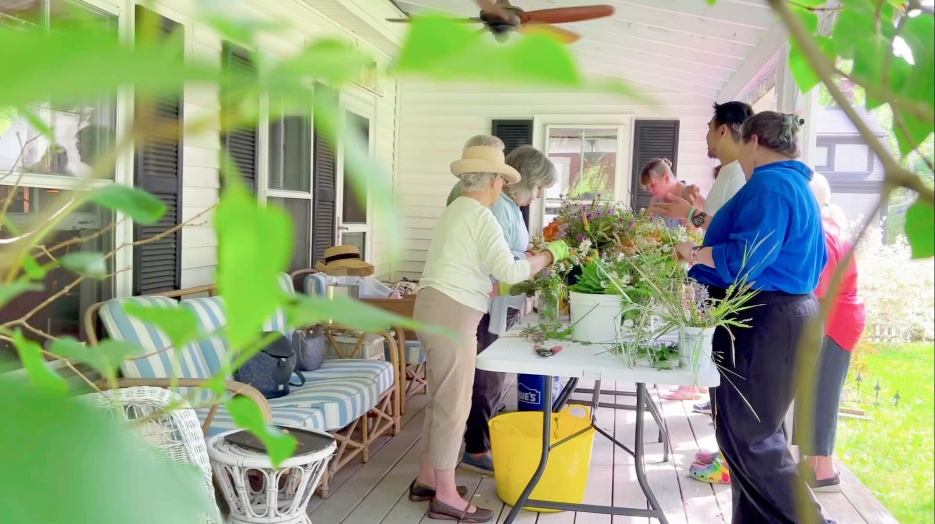 Wiscasset Artwalk today, 4-7pm!
We’ll be in front of Treat’s Bakery on Main st.
Come say hello 👋 and check out the flower bouquets 💐 we have for sale. Proceeds fund scholarships for local high school graduates.
#gardenclub #gardenclubfederationofmaine #wiscassetartwalk #Maine #midcoastmaine #wiscassetmaine #fundraising #gardens #flowers #thewaylifeshouldbe