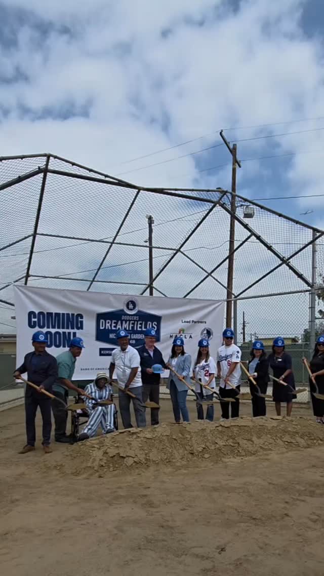 @nickersongardenscsp attended the groundbreaking ceremony for the new Dodgers Dreamfield #68 at @hacla1938 development Nickerson Gardens.
Sponsored by Dodgers Pitcher Clayton Kershaw's 'Kershaw's Challenge ' organization, this field will give kids the opportunity to play together and dream big ⚾️✨️