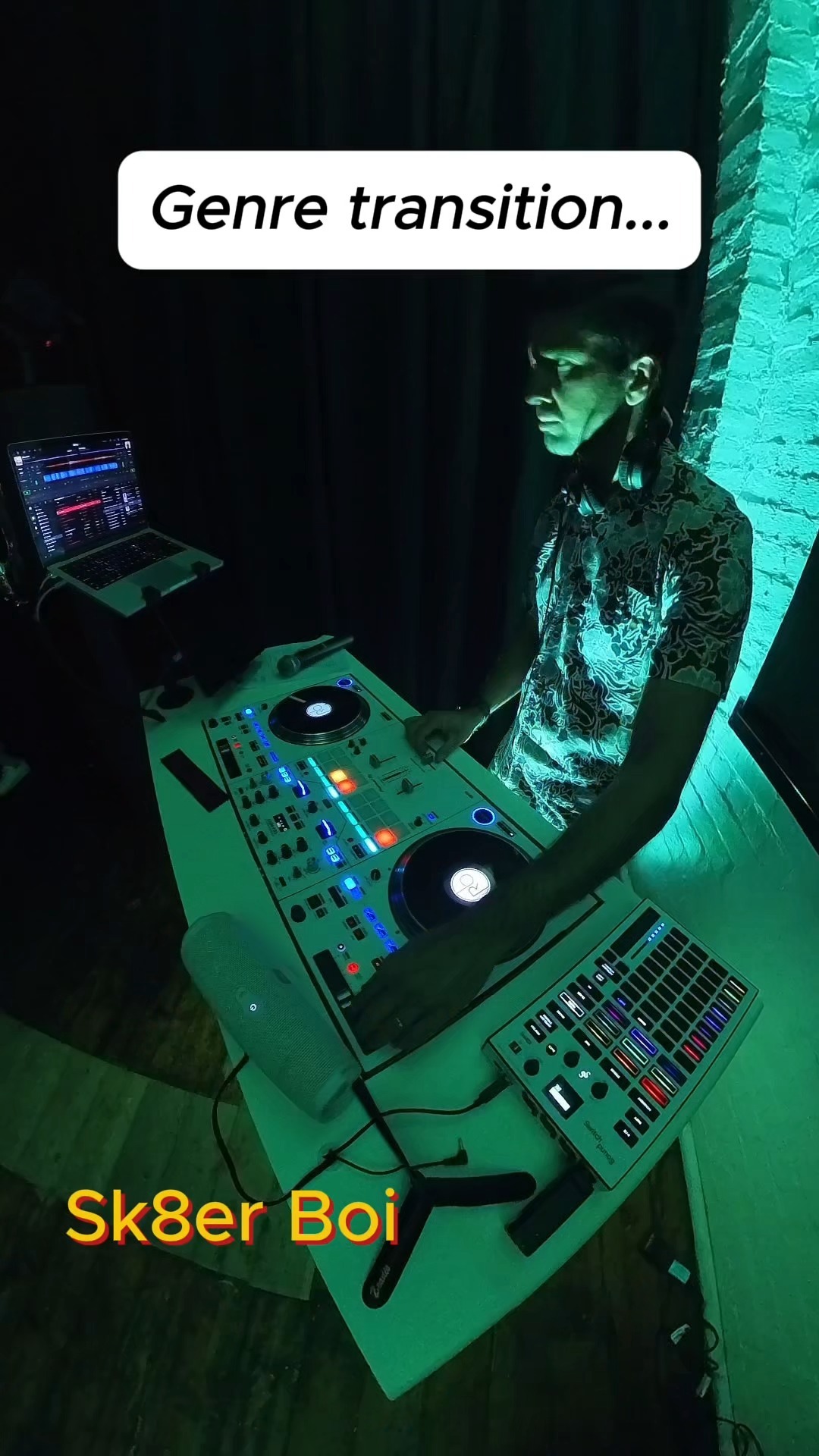 Sometimes you have to keep the dance floor interested hey.... #MelbourneDJ #melbournedjhire #djlife #thernbdj