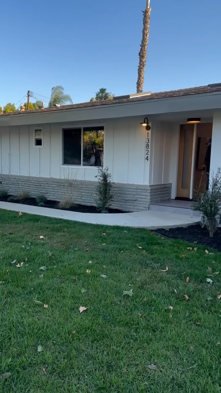 New year new House 🏠🤩 #newyearseve #losangeles #realestatelife #sanfernandovalley #northhollywood