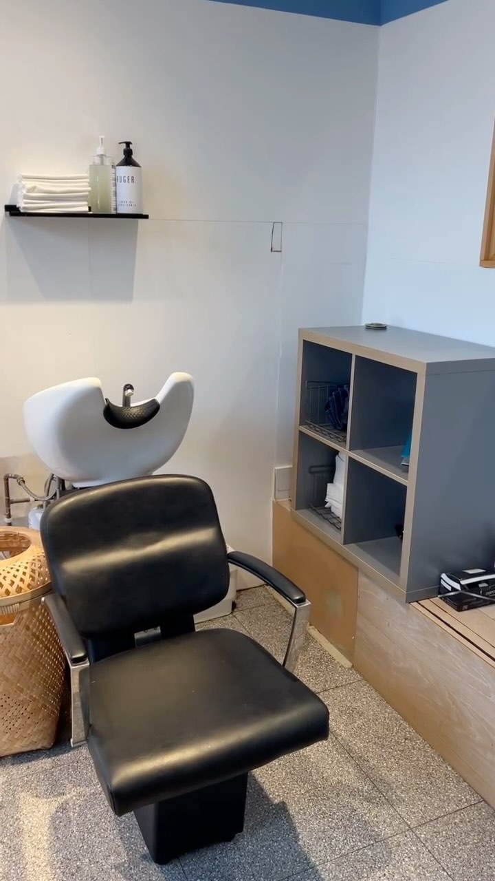 Not just a pretty face!
#barbershop #diy #ikea #pressbarbers