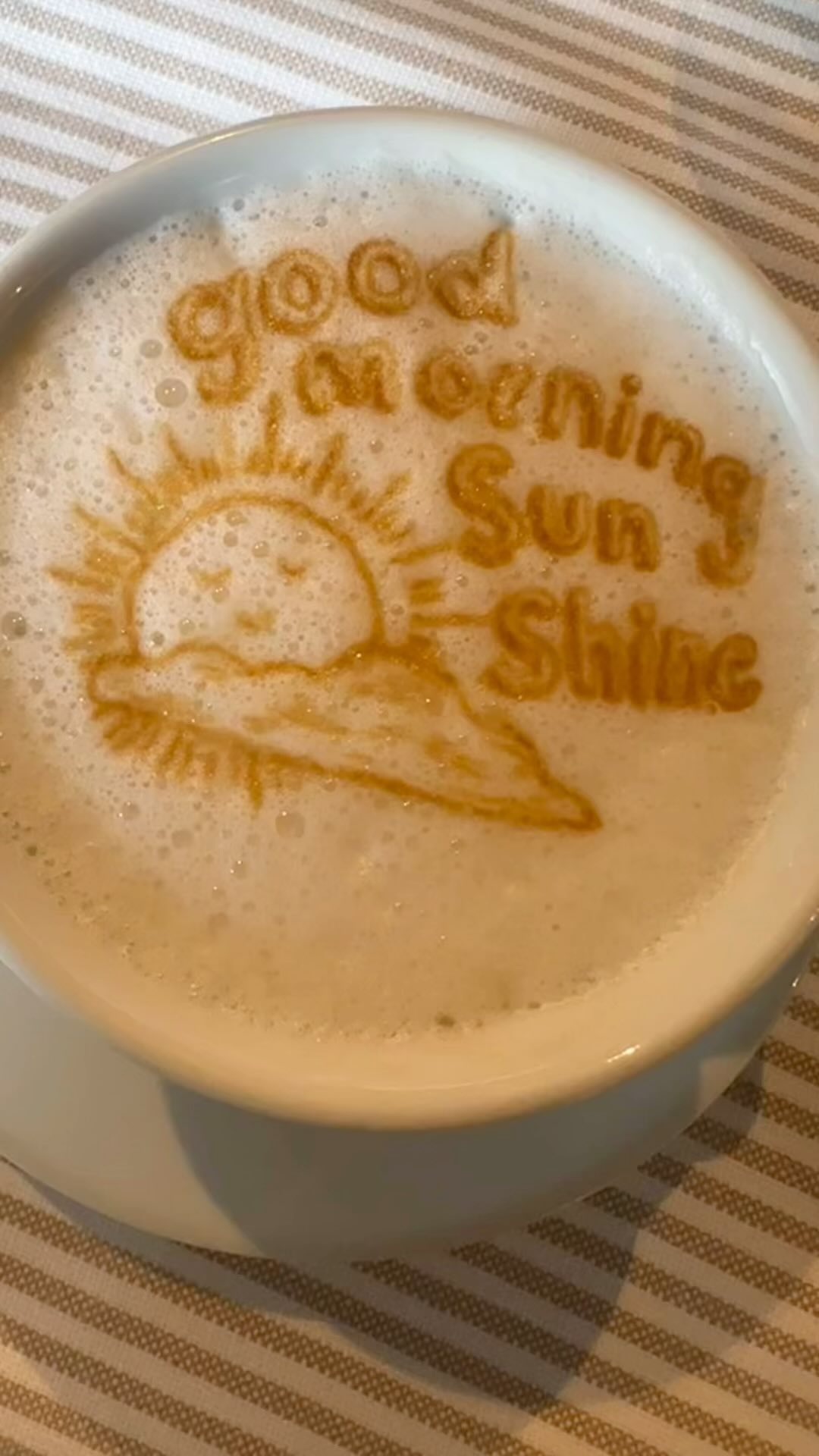 Nach über 30 Jahren war ich endlich mal wieder am Gardasee. Keine Ahnung, warum ich so lange gewartet habe, denn es war einfach herrlich. Gut gestärkt geht’s nun in die nächsten vollen Parlaments-, Wahlkreis- und Wahlkampfwochen. #pfingstferien #gardasee #italienurlaub #timeflieswhenyourehavingfun