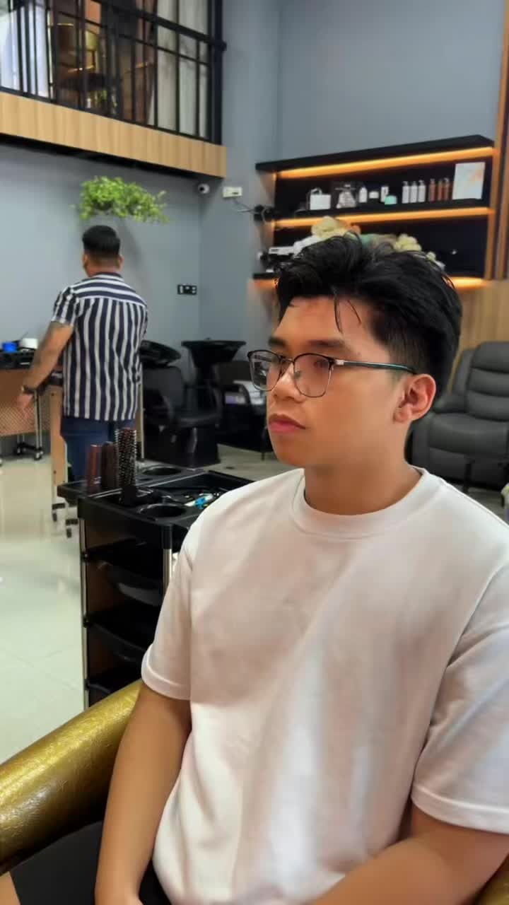 Looking for men's hairstyle? 💇♂️
Get your haircut and make sure to get your exclusive treatment to make sure that you have a healthy scalp 😉
Book your FREE consultation now 😉
⏰ Opening Hours:
🗓 Monday to Sunday
🕘 9:00 AM to 9:00 PM (Weekdays)
🕘 9:00 AM to 10:00 PM (Weekends)
📍 Location:
The Spin and Style Hub at The Pebble, Acqua Private Residences, Mandaluyong City
#TheSpinAndStyleHub #saloninmandaluyong #hairtreatment #menshaircut #scalpproblem #haircutformen