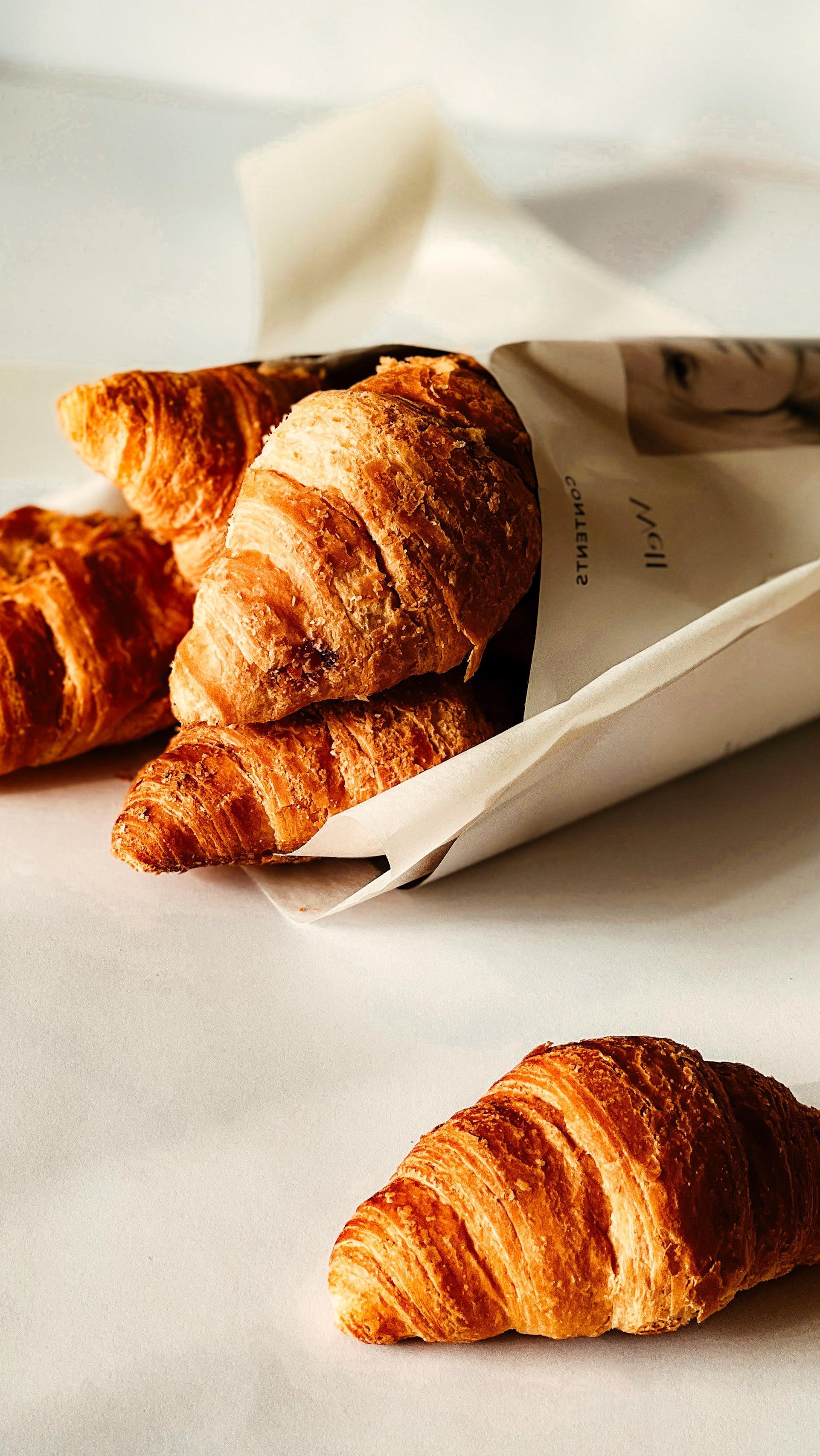 Croissants are one of the breads I have really missed the past few years. So why not try and bake them?
I’ve made a few batches of gluten & soy free croissants over the past few months, have gotten a bit better each time. They still aren’t perfect but they are flaky, golden, and fluffy-ish.
#slowandsimpledays #glutenfreebaking #soyfree #amateurbaking