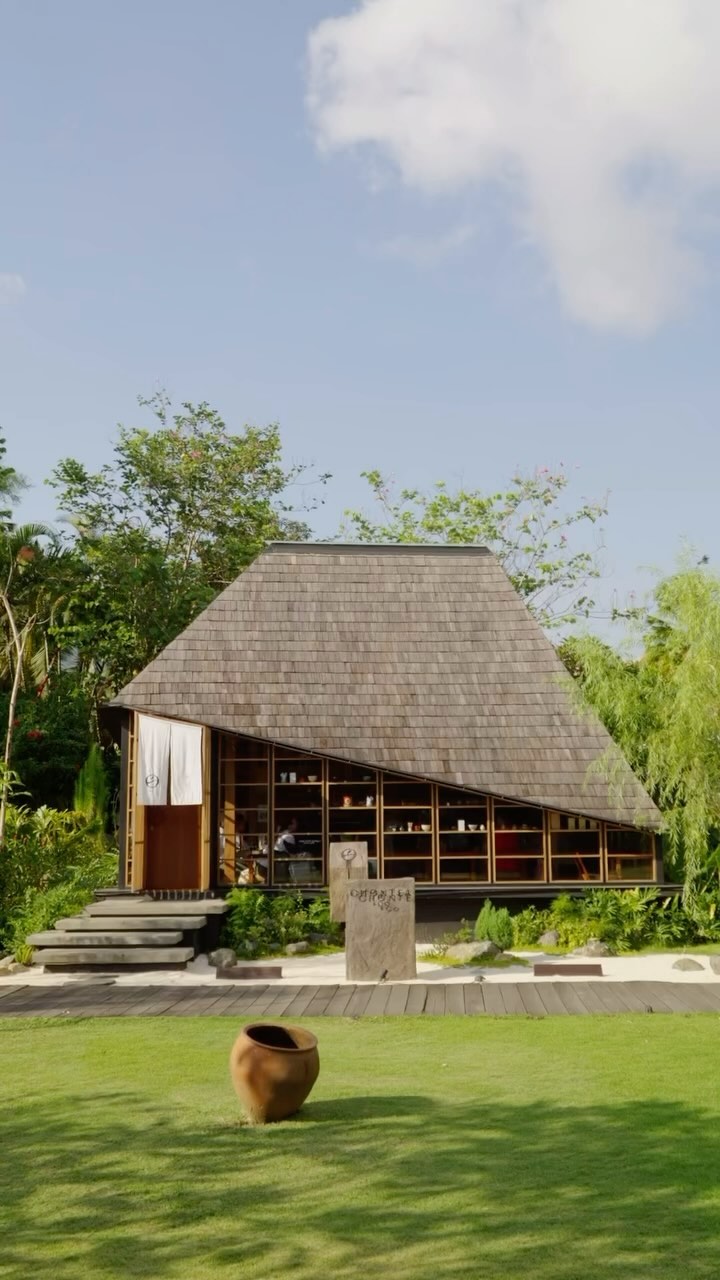 THE WORLD OF JAPANESE TEA
with Oscar Brekell at @chontea.co 🍃
_
Content Creation by @creativpops
#chontea #chonteaandco #chonmatcha #creativpops #itscreativpops