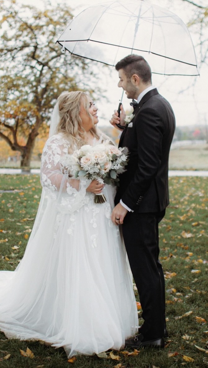 🍂✨Remembering this beautiful fall day one year ago!!Happy Anniversary to Gabbi & Yann!✨💕
VENUE: @cornmanfarms
PHOTOGRAPHY: @athornsphoto
ENTERTAINMENT: @michaelsentertainment
FLORAL: @adornfineflowers
BEAUTY: @one_salon
BRIDAL FASHION: @b_ella_bridal
GROOM FASHION: @alexanderscustomclothiers
CAKE: @zingermansbakehouse