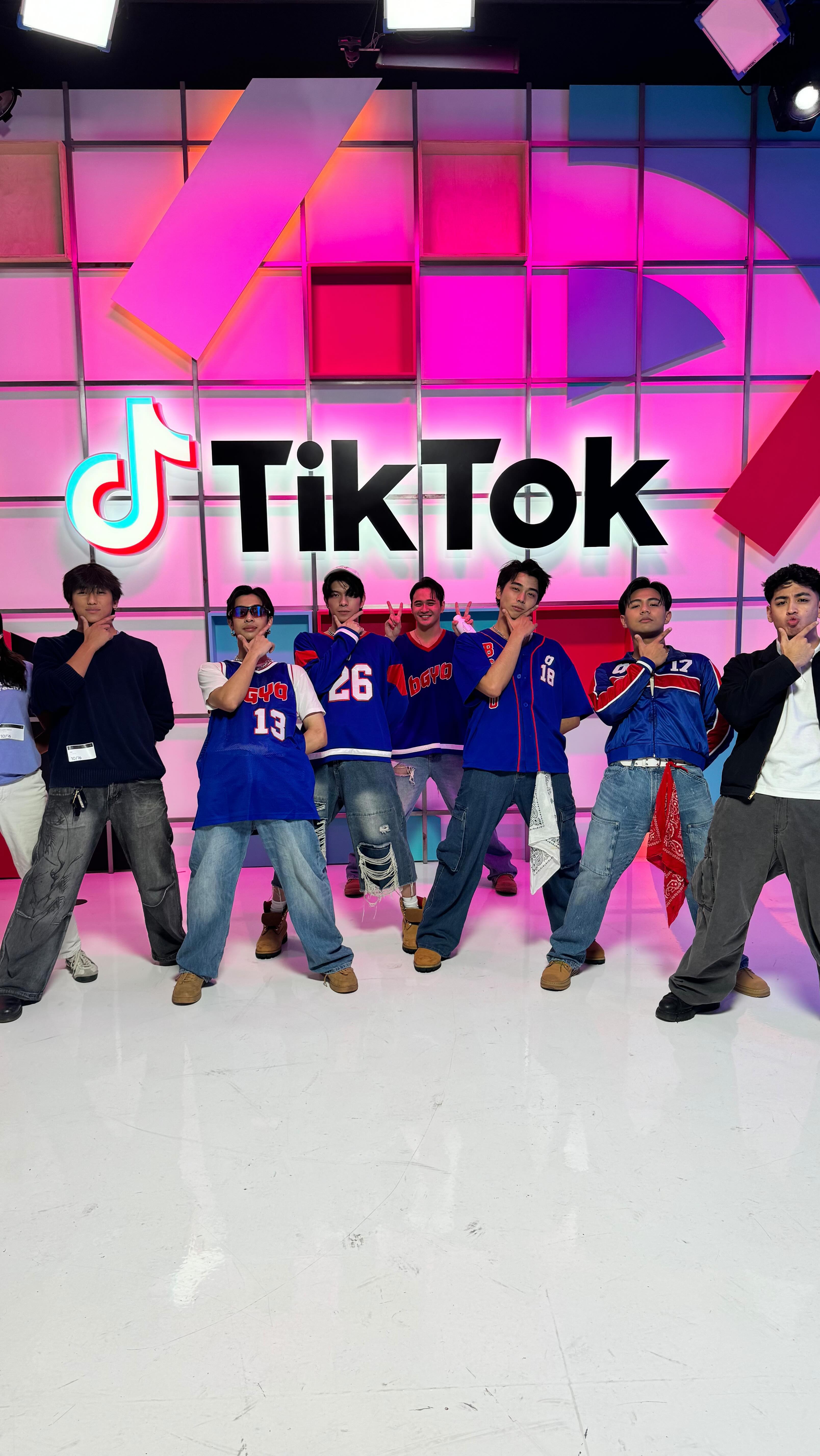 we had so much fun celebrating filipino american history month with @tiktok and @bgyo_ph as they became the first ever international artists to headline a concert at the tiktok creator studio 🇵🇭‼️ thank you @oksoitsgino for inviting us and to all of tiktok for welcoming us 🫶🏼
•••
#coneyislandcreamery #icecream #catering #filipinoamericanhistorymonth #filipino #pinoy