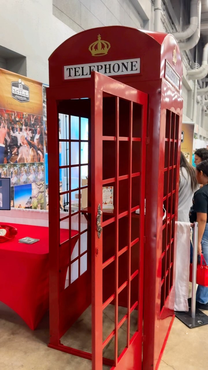 The shade is Classic Red but we call her the Red Wine Supernova ✨ Loved sharing The Phonebooth ATX with everyone at the @acsbridalexpo today in partnership with @pour_vous_ent